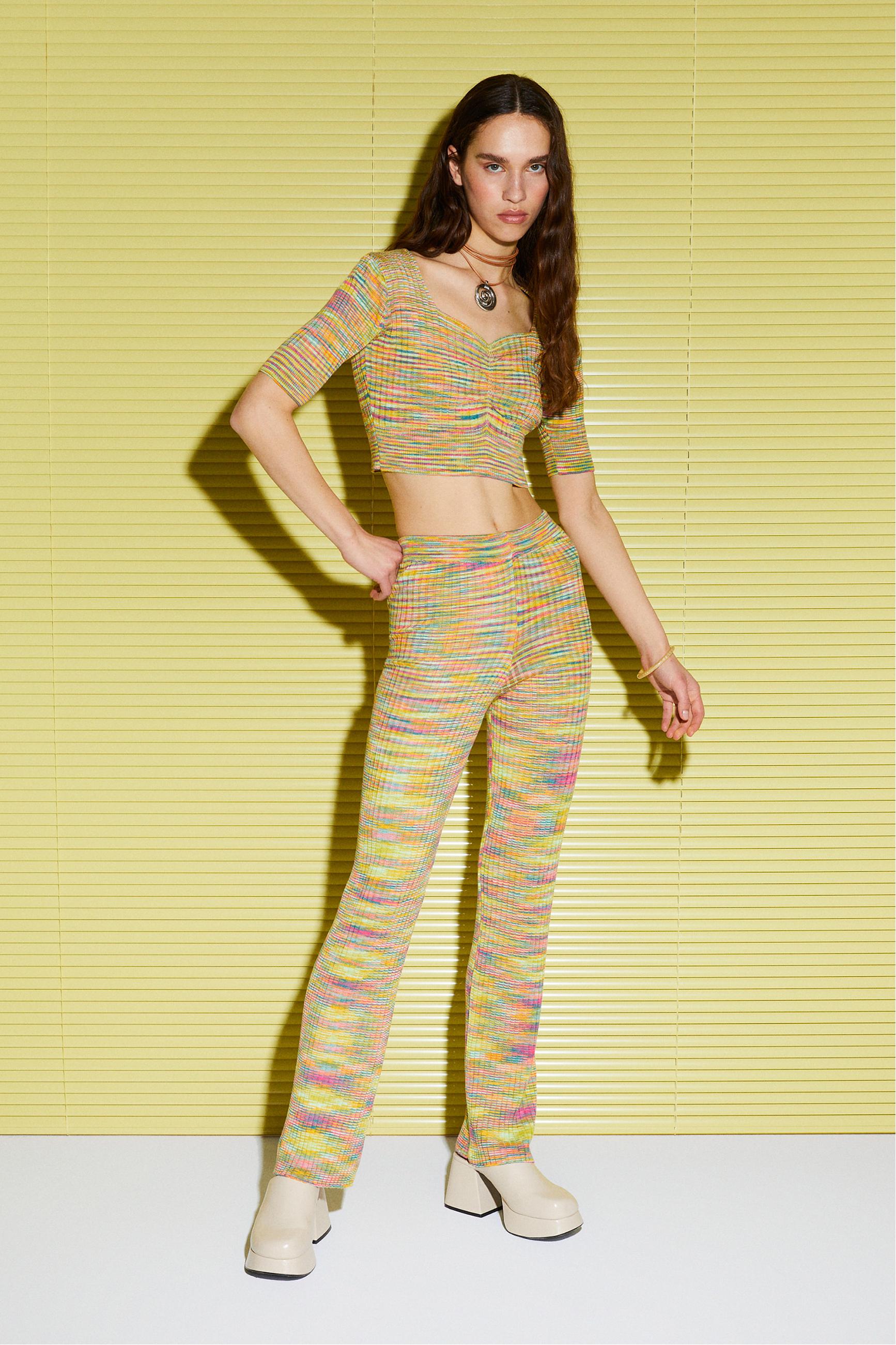 V YAKA TRİKO CROP BLUZ