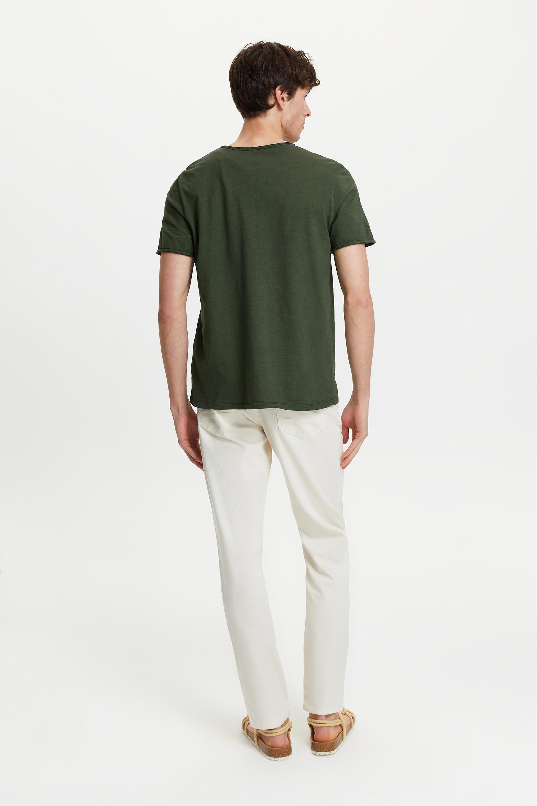 V YAKA KISA KOLLU T-SHIRT