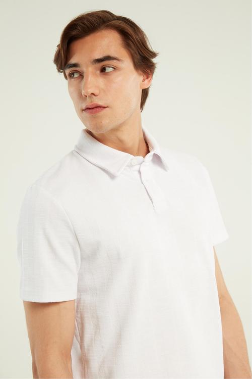  DOKULU POLO YAKA KISA KOLLU T-SHIRT