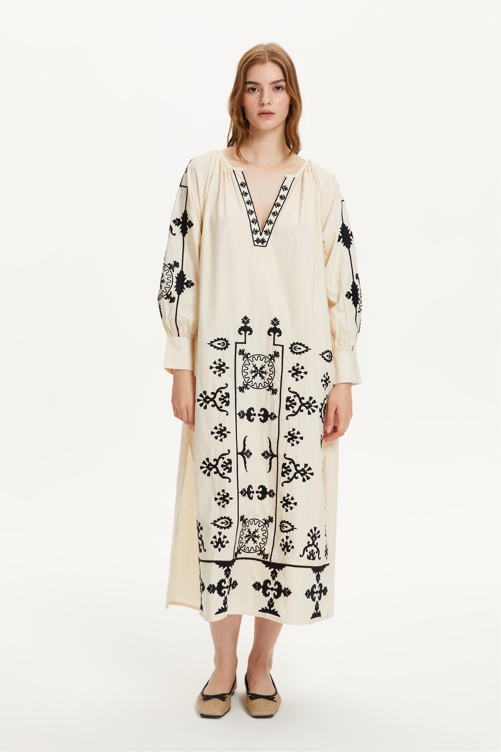 ETNİK NAKIŞLI UZUN PLAJ ELBİSESİ