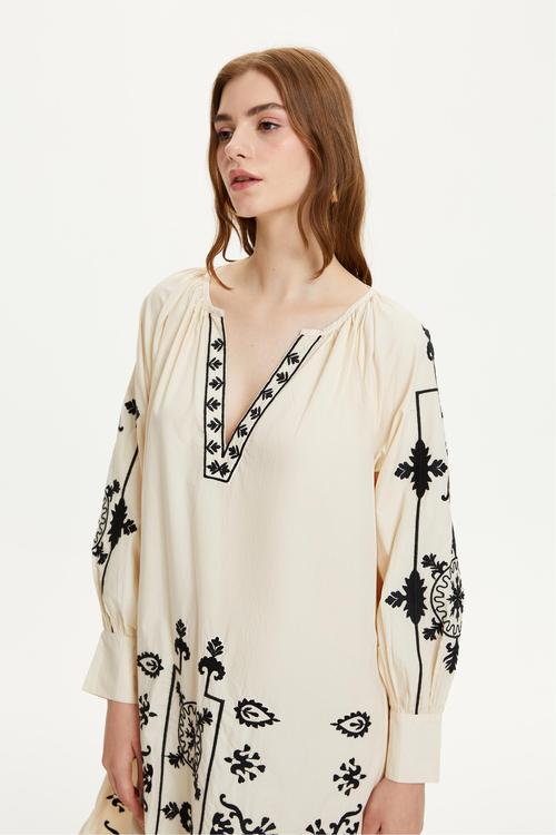  ETNİK NAKIŞLI UZUN PLAJ ELBİSESİ