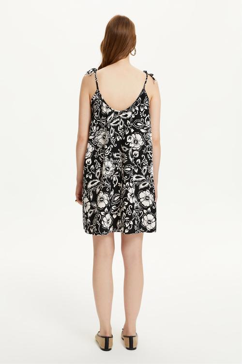  ÇİÇEK DESENLİ ASKILI MİNİ ELBİSE