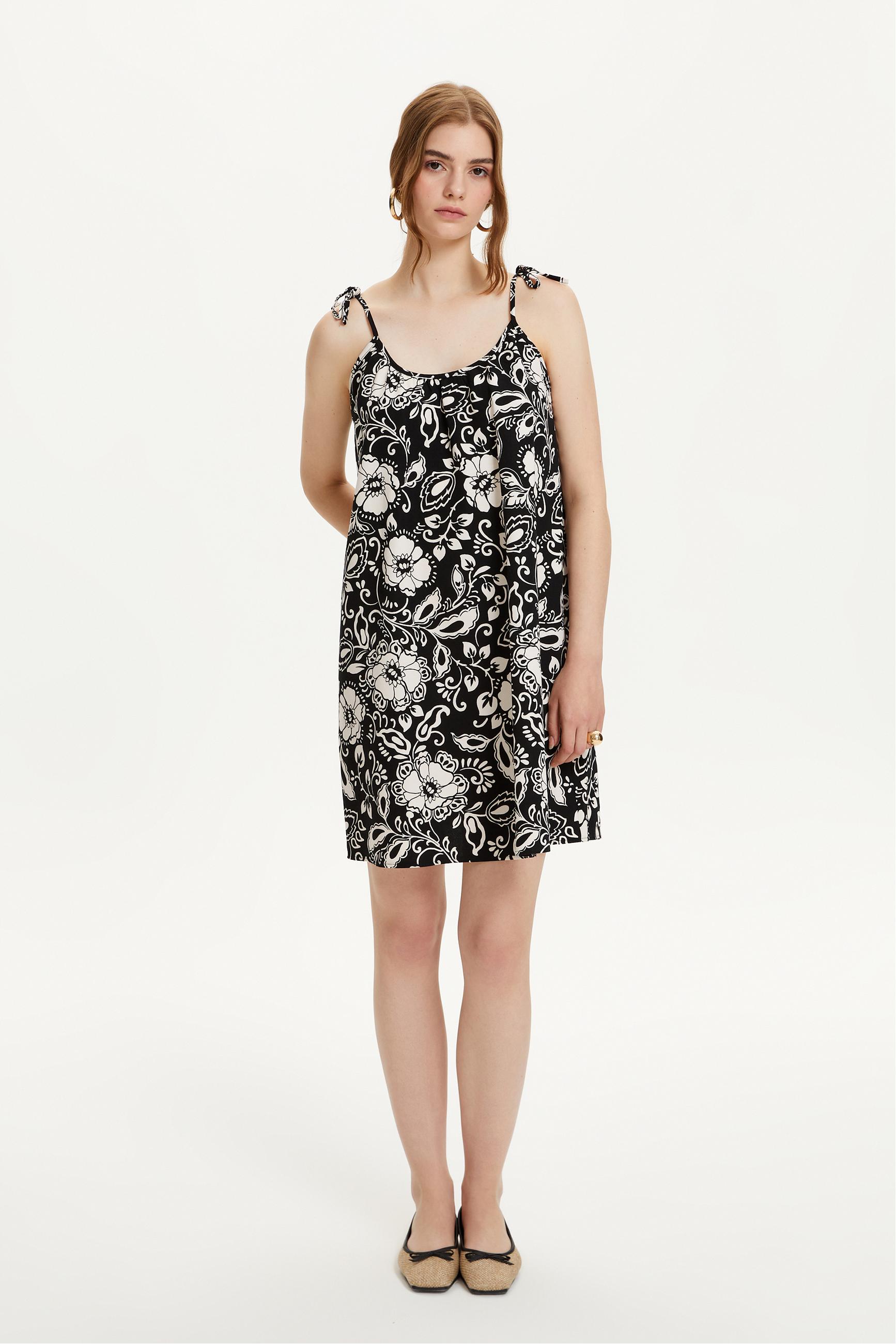 ÇİÇEK DESENLİ ASKILI MİNİ ELBİSE