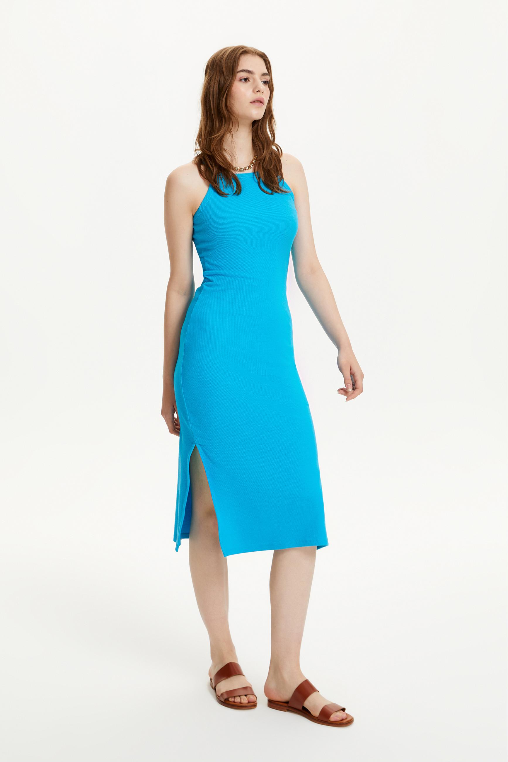 HALTER YAKA DÜZ KESİM MİDİ ELBİSE