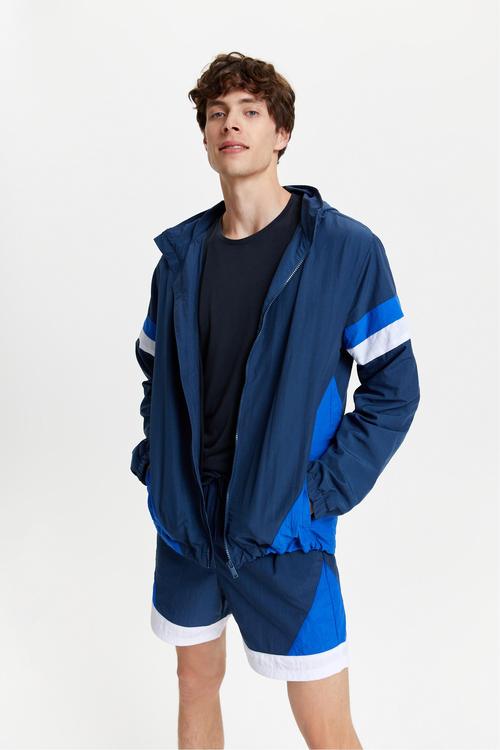  KAPÜŞONLU SU İTİCİ YAĞMURLUK