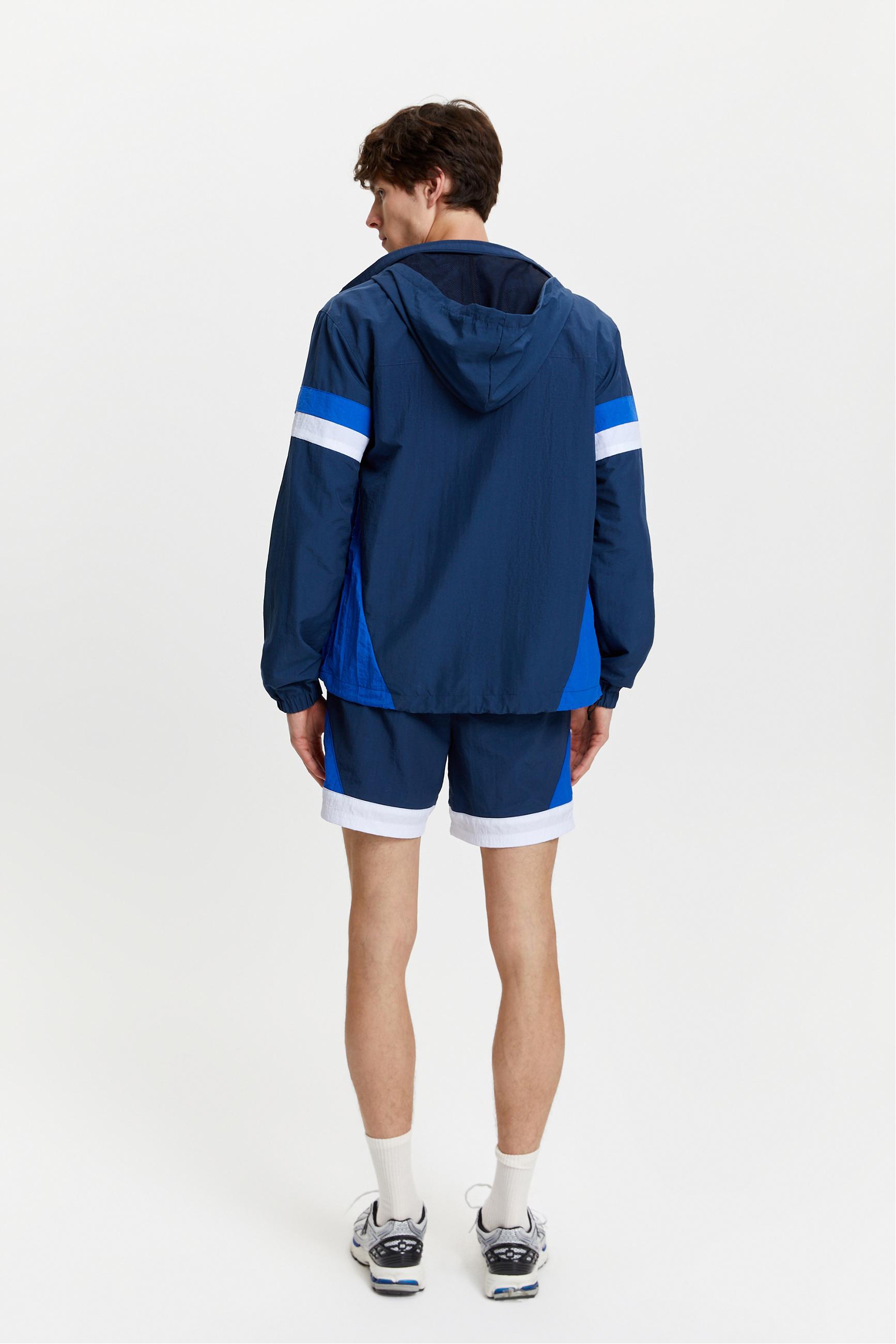 KAPÜŞONLU SU İTİCİ YAĞMURLUK