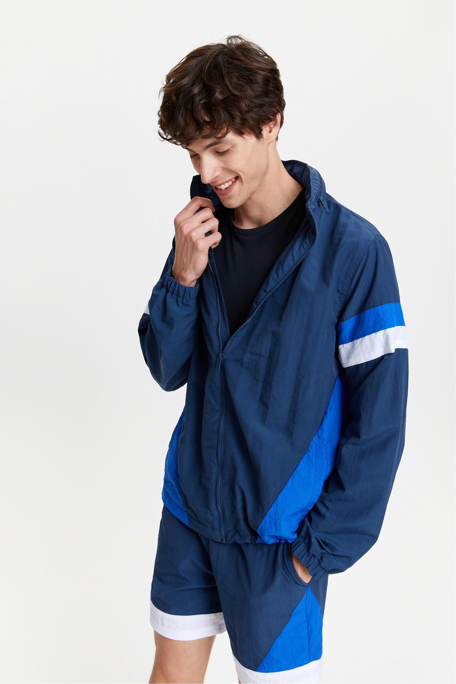 KAPÜŞONLU SU İTİCİ YAĞMURLUK