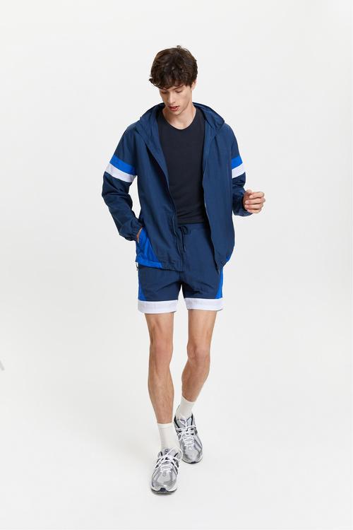  KAPÜŞONLU SU İTİCİ YAĞMURLUK