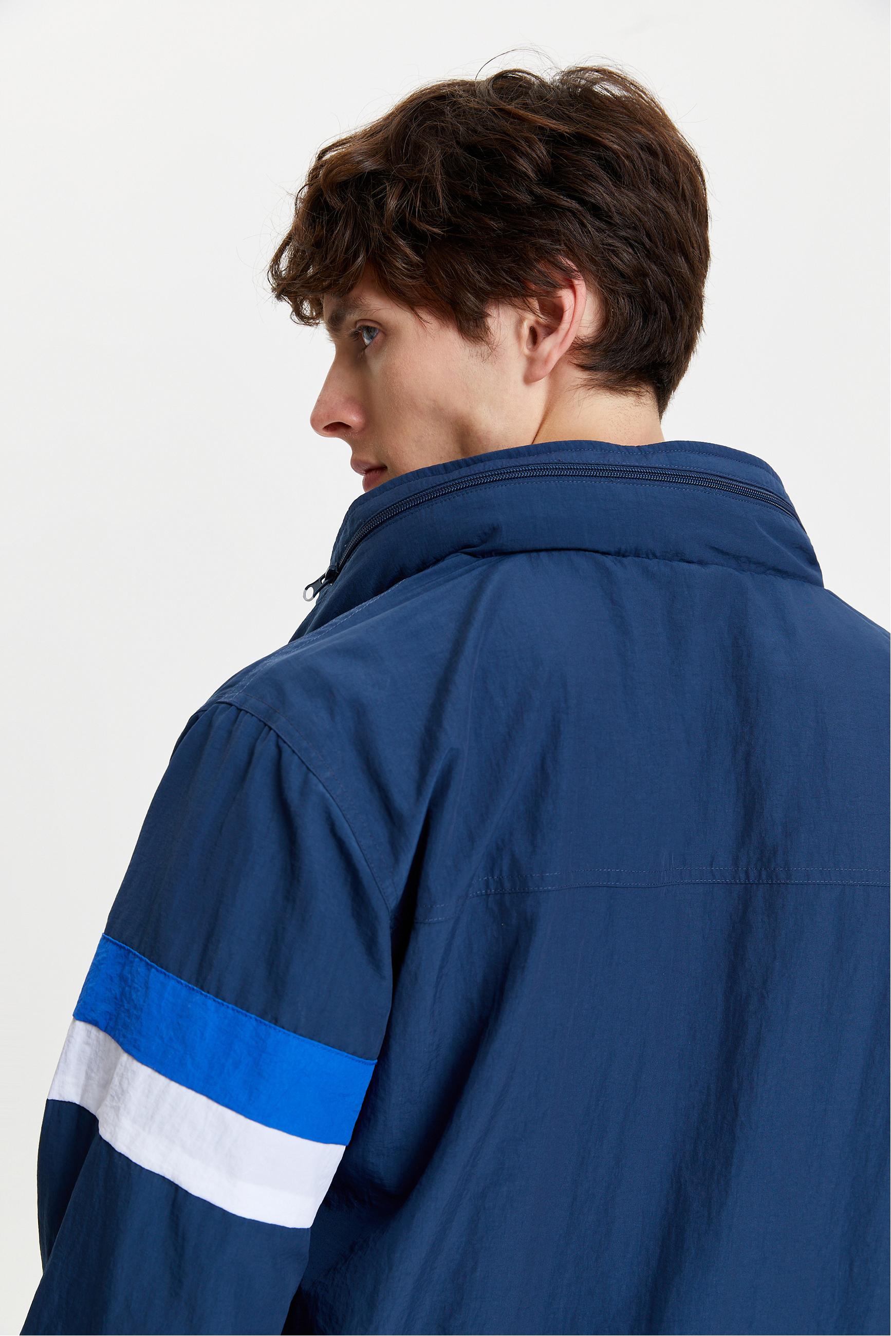 KAPÜŞONLU SU İTİCİ YAĞMURLUK