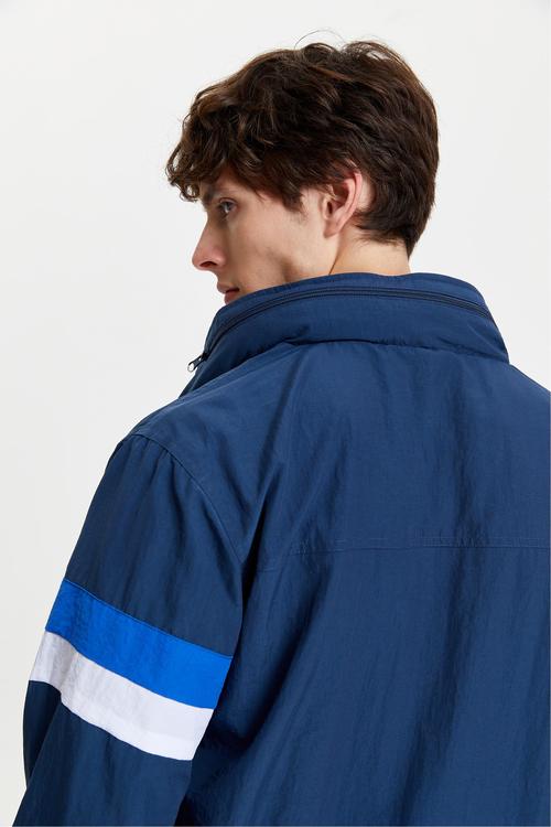  KAPÜŞONLU SU İTİCİ YAĞMURLUK