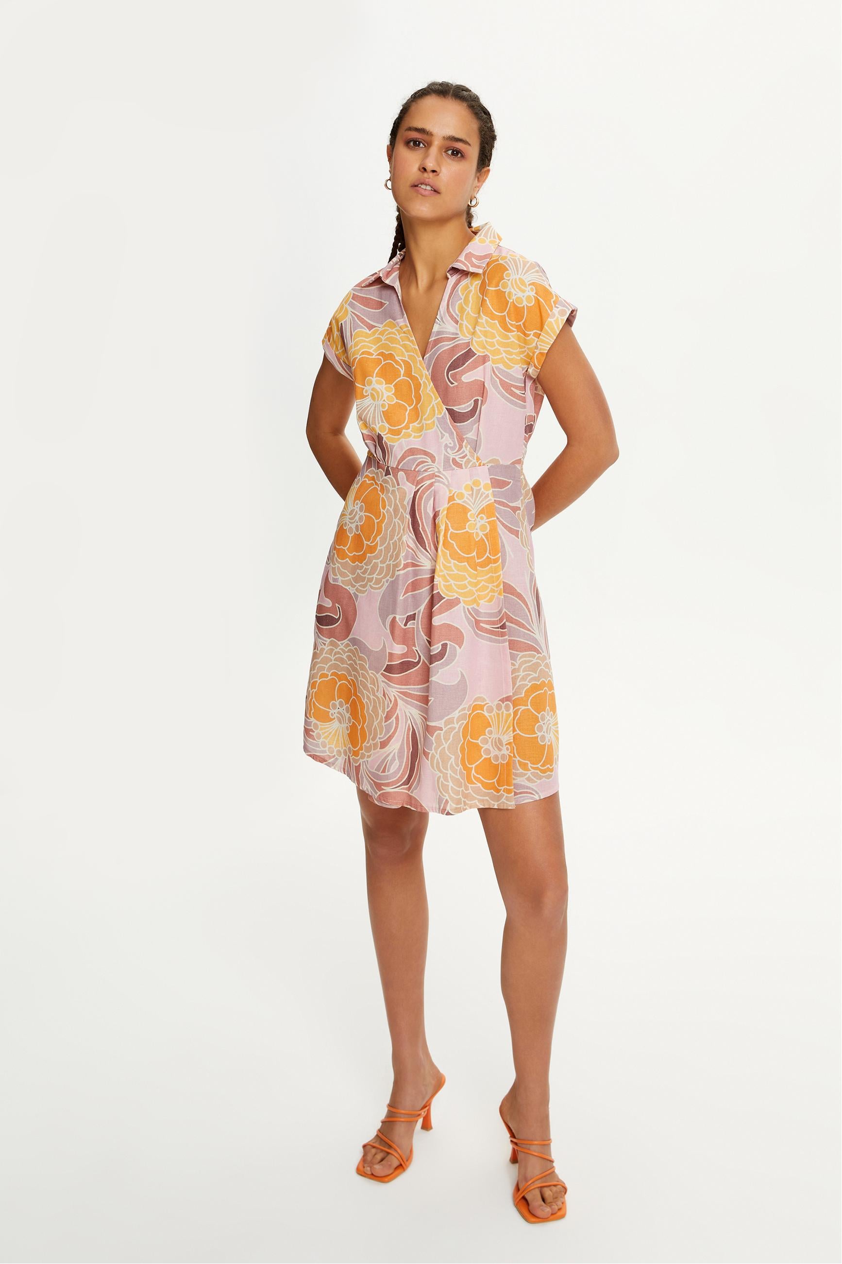 ÇİÇEK DESENLİ DÜZ KESİM MİNİ ELBİSE