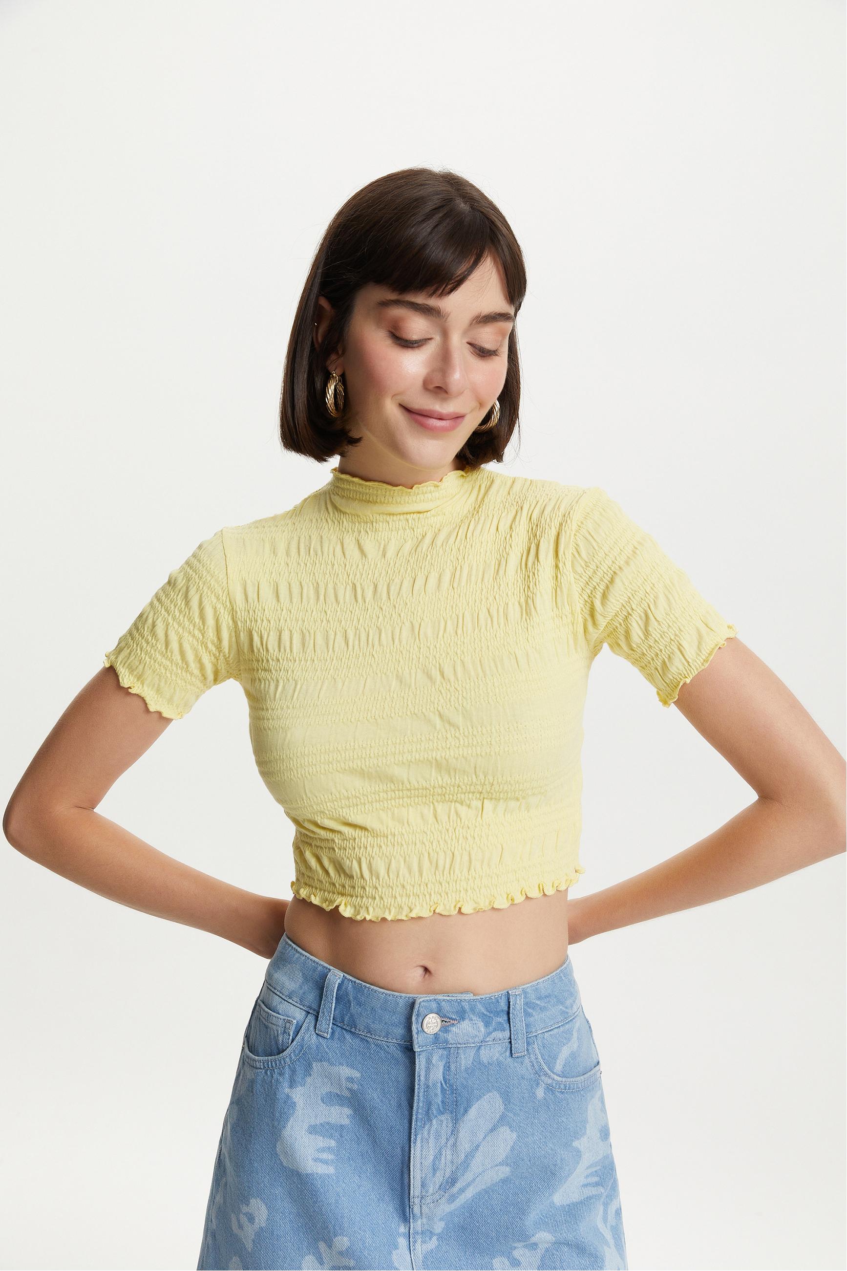 DOKULU BİSİKLET YAKA CROP T-SHIRT