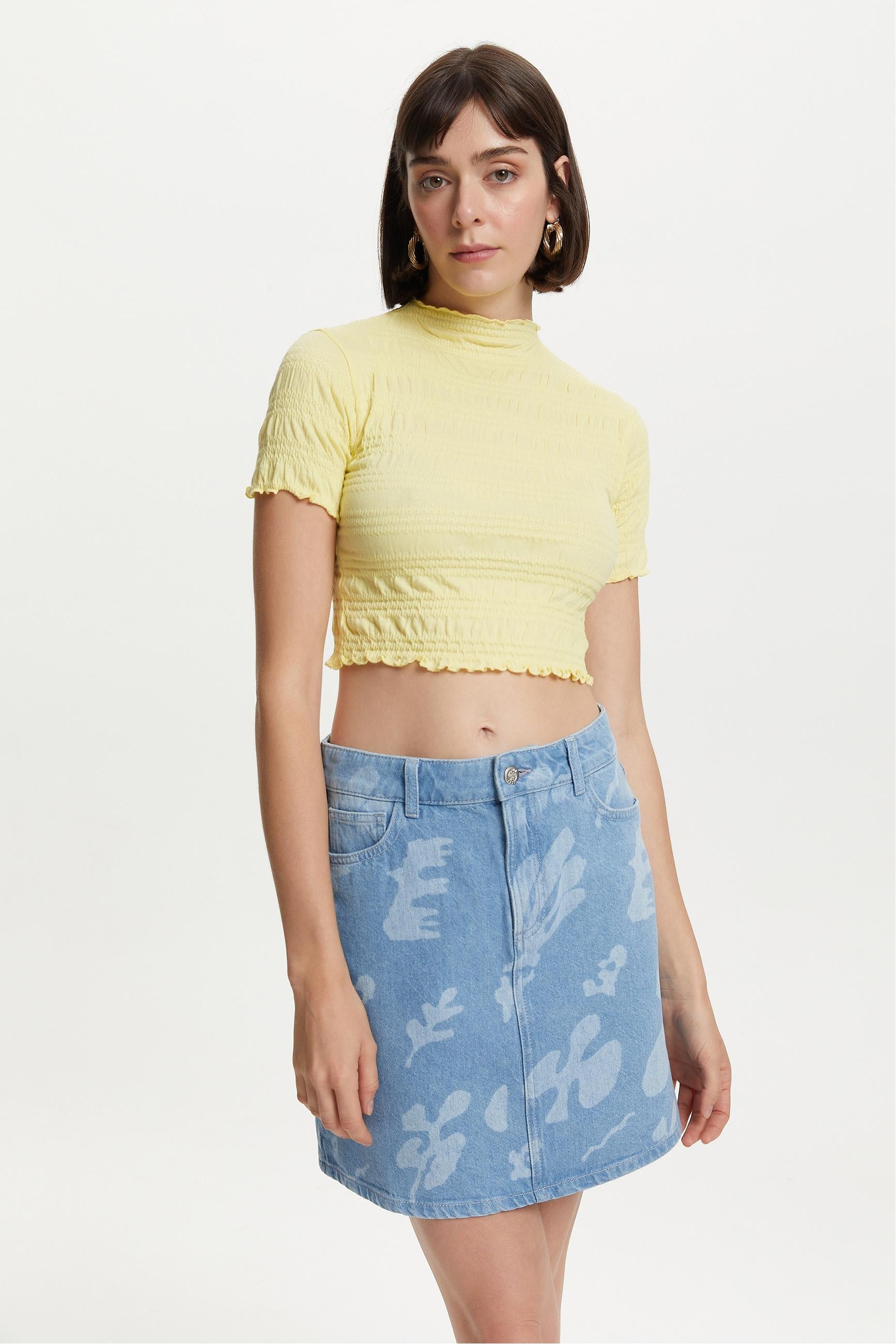 DOKULU BİSİKLET YAKA CROP T-SHIRT