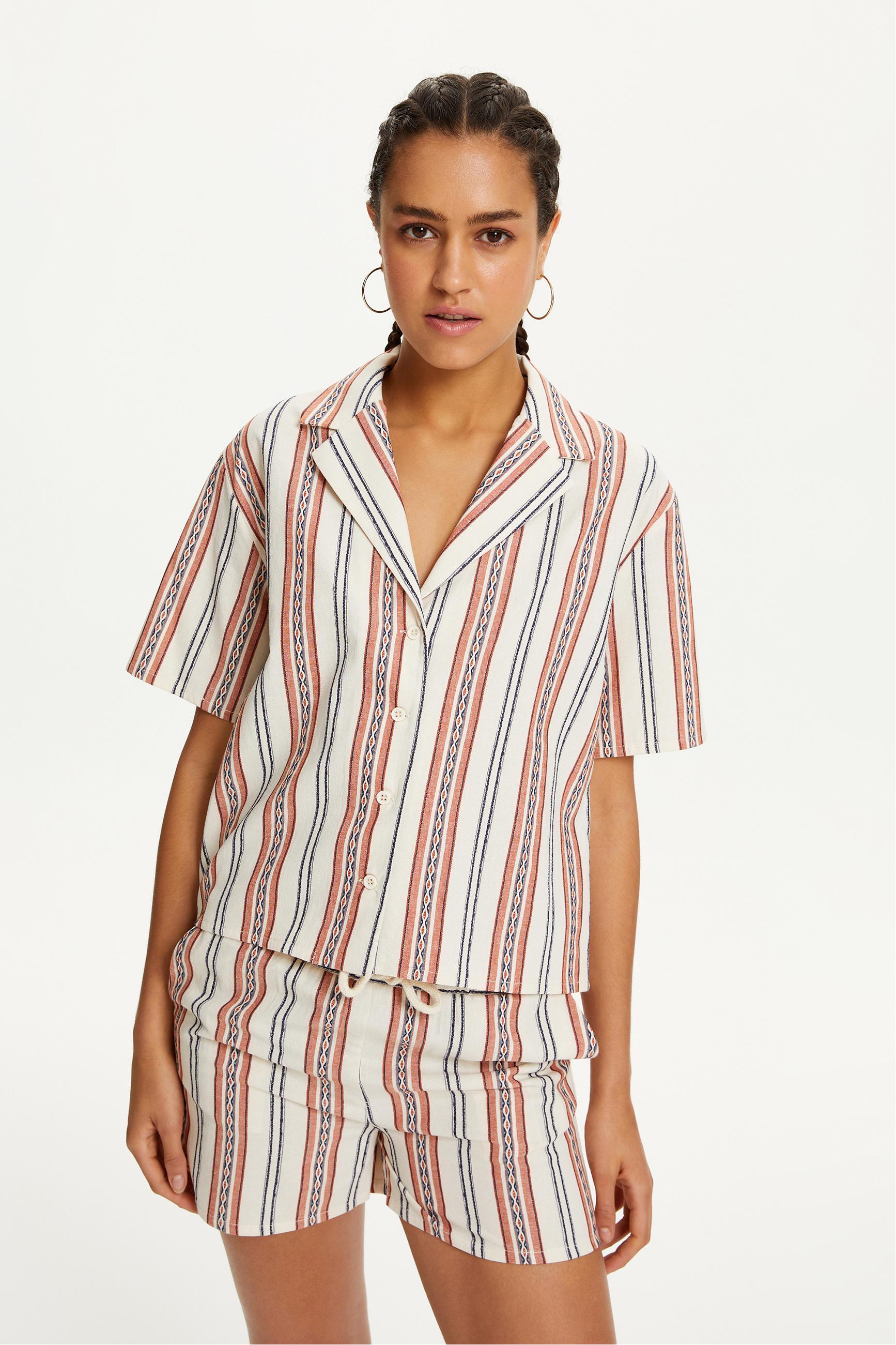 ETNİK NAKIŞLI RAHAT KESİM GÖMLEK