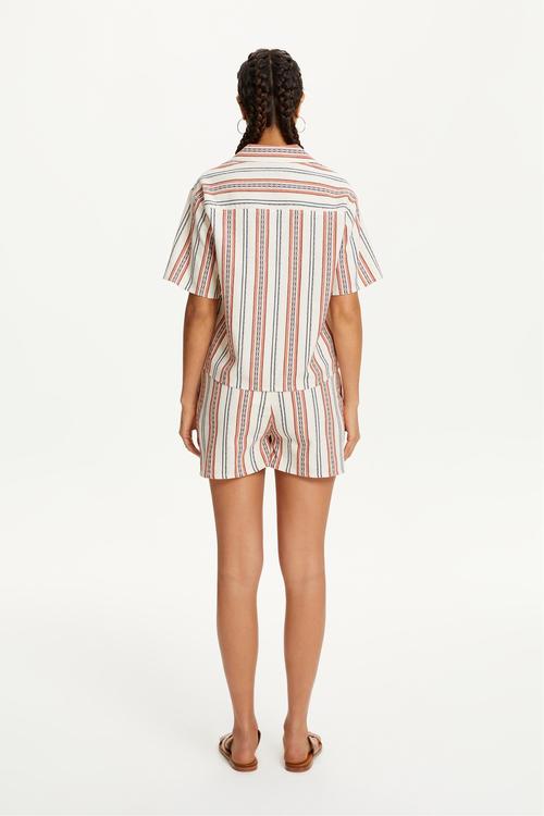  ETNİK NAKIŞLI RAHAT KESİM GÖMLEK