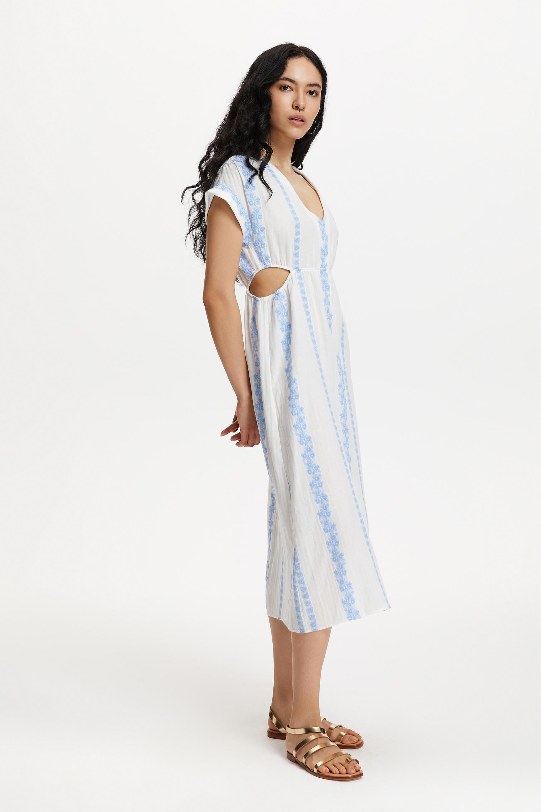 ÇİÇEK NAKIŞLI V YAKA MİDİ ELBİSE