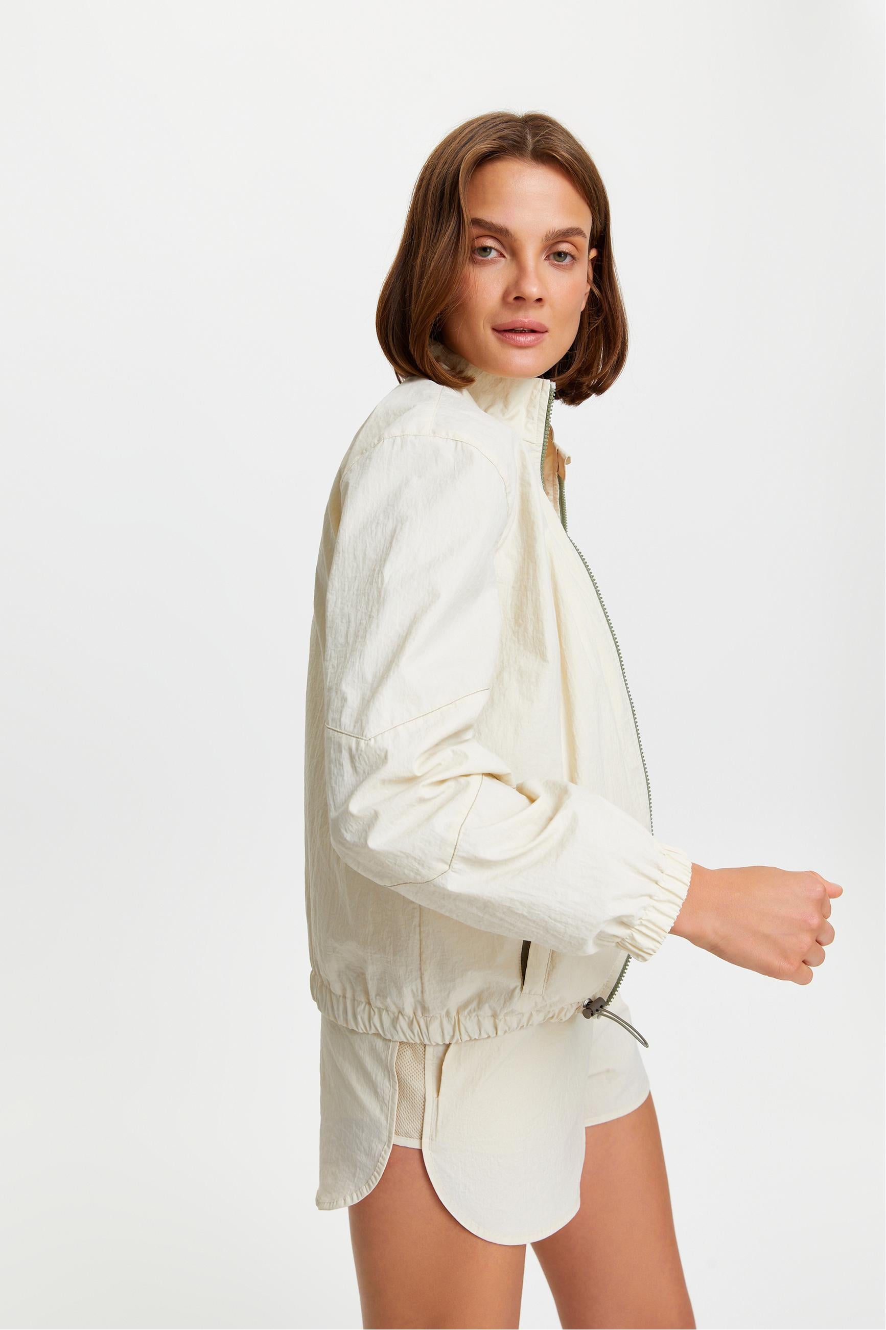 DİK YAKA MONT CEKET