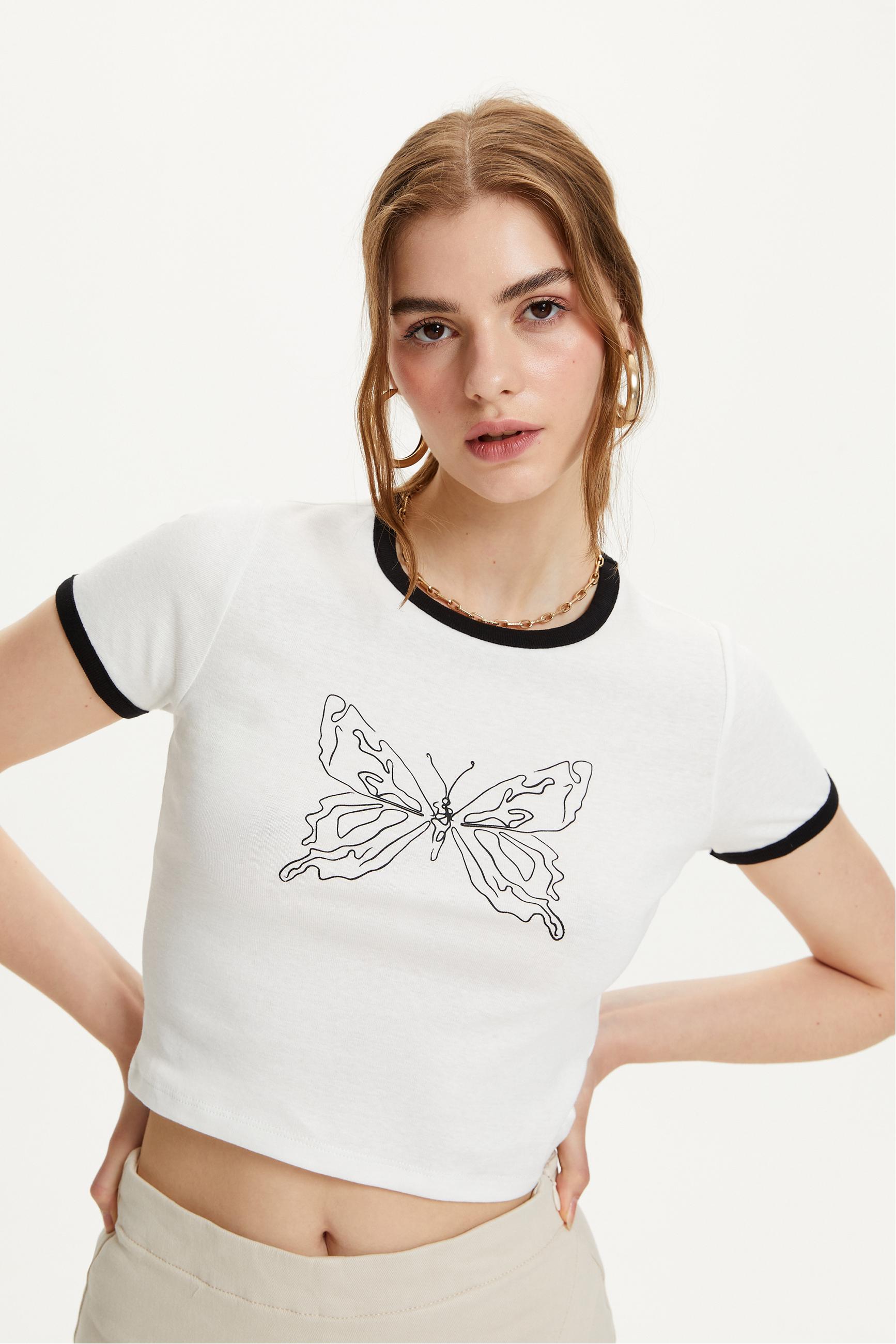 KELEBEK BASKILI BİSİKLET YAKA T-SHIRT