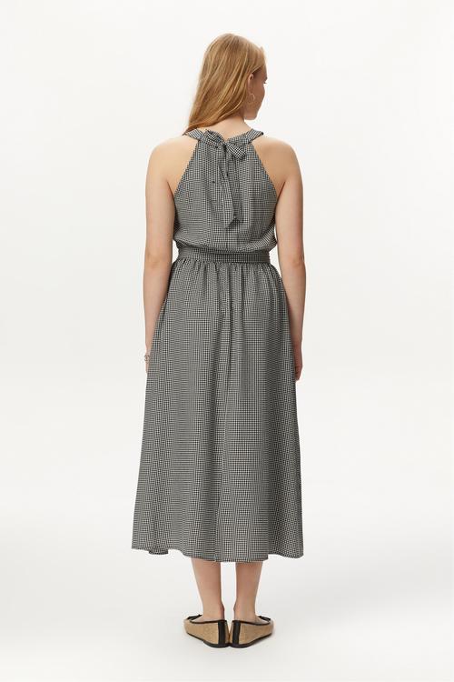  PÖTİKARELİ HALTER YAKA MİDİ ELBİSE