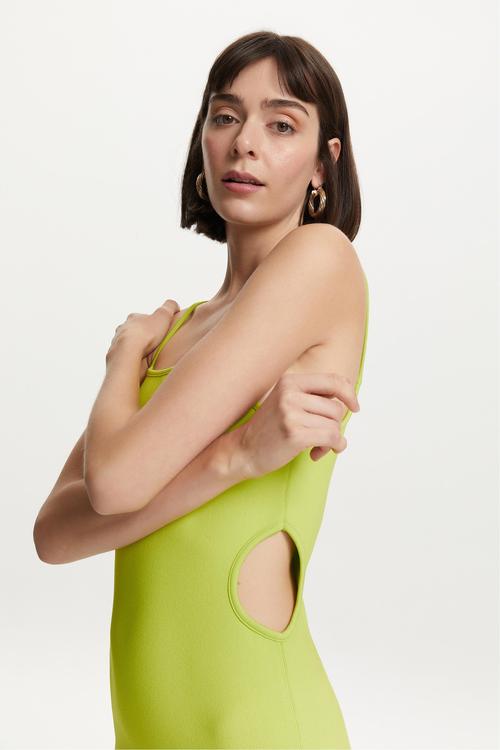  ASKILI DAR KESİM MİNİ ELBİSE