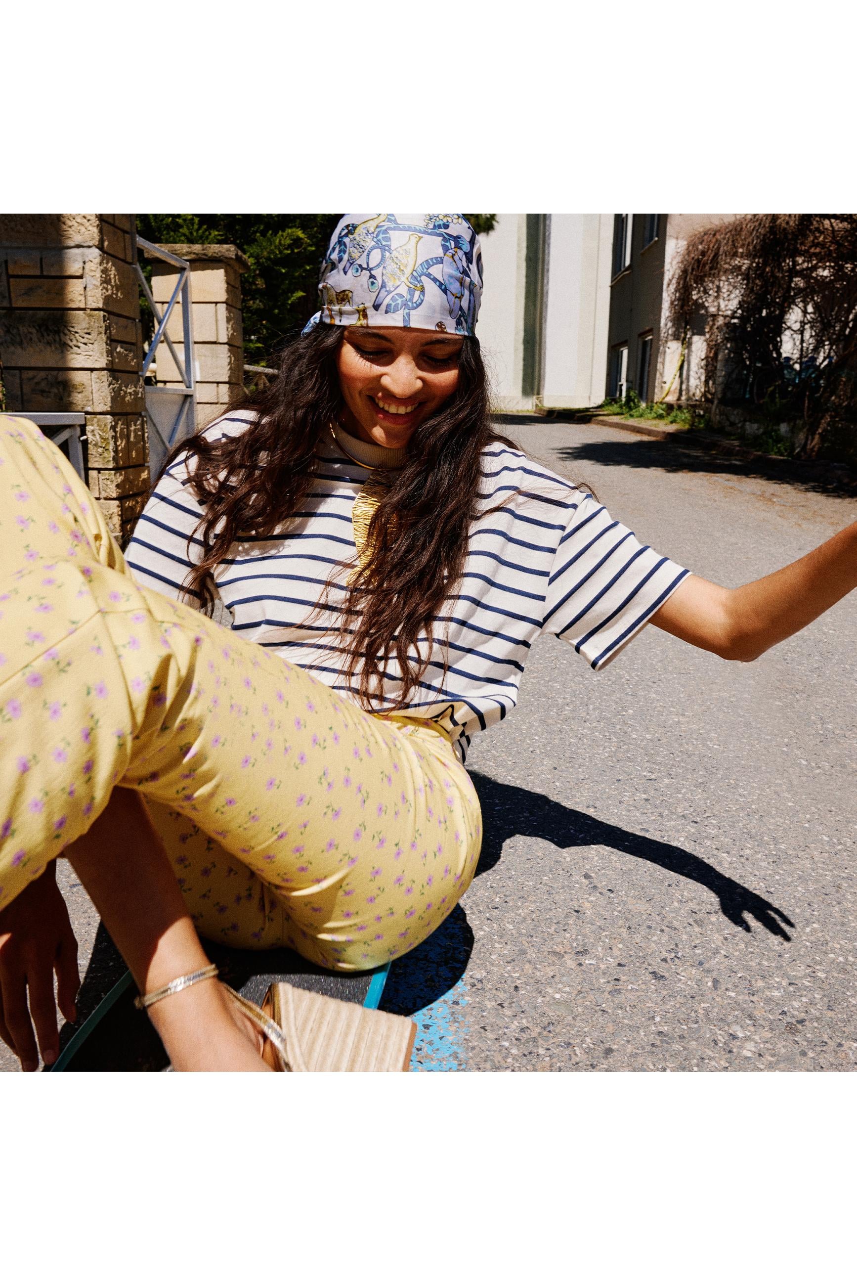 ÇİÇEK DESENLİ KISA İSPANYOL PAÇA PANTOLON