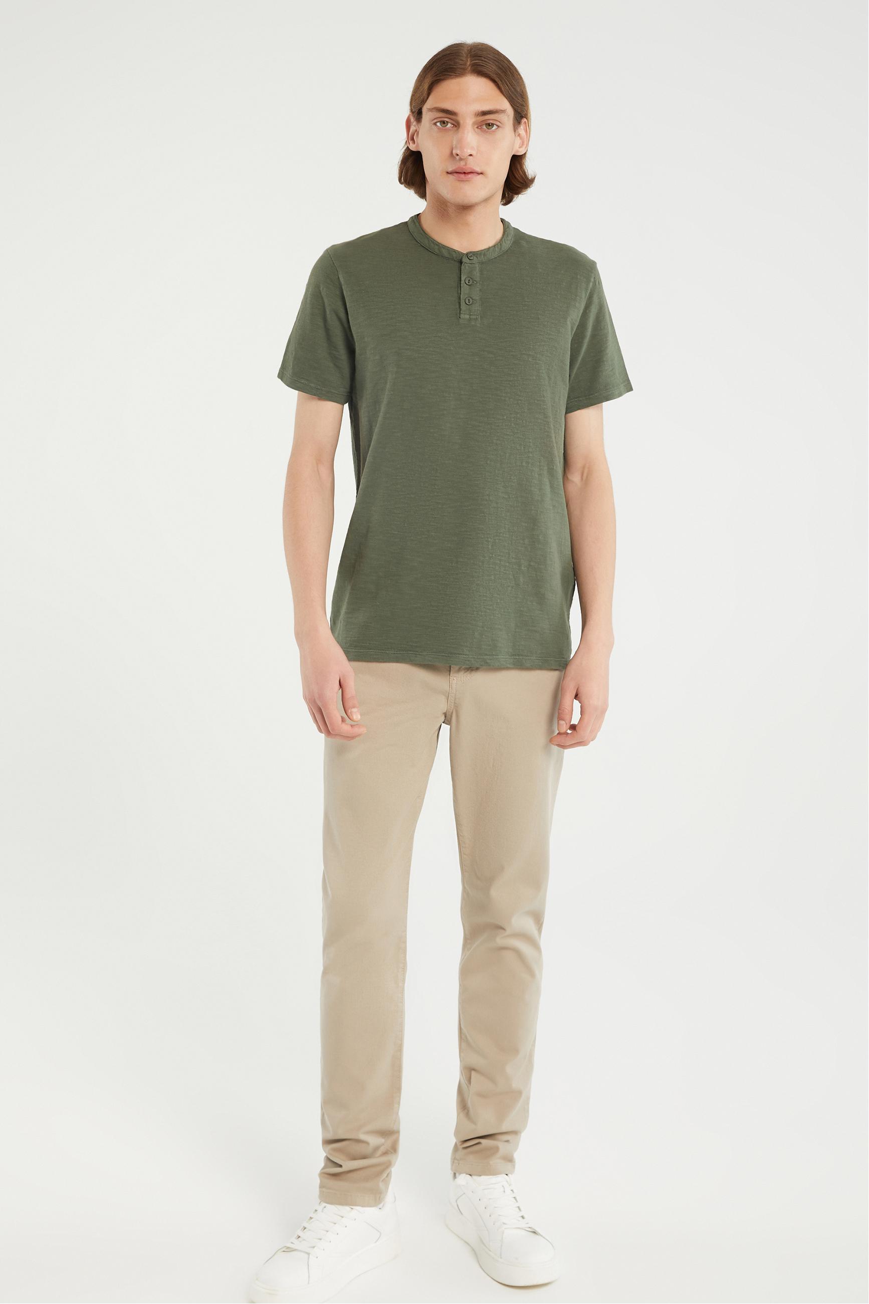 DÜĞMELİ KISA KOLLU T-SHIRT