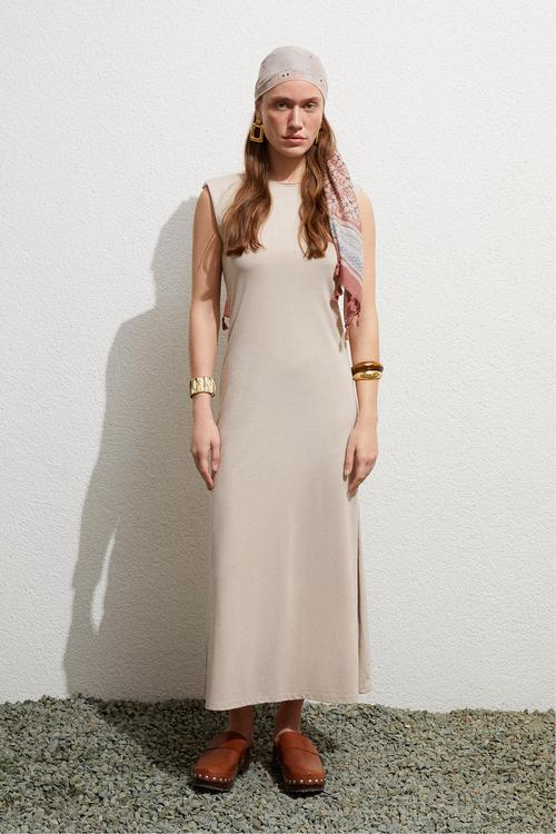  VATKALI YIRTMAÇ DETAYLI  UZUN ELBİSE