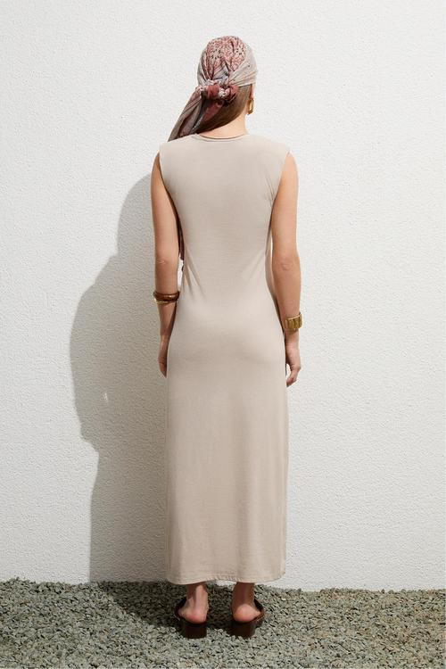  VATKALI YIRTMAÇ DETAYLI  UZUN ELBİSE