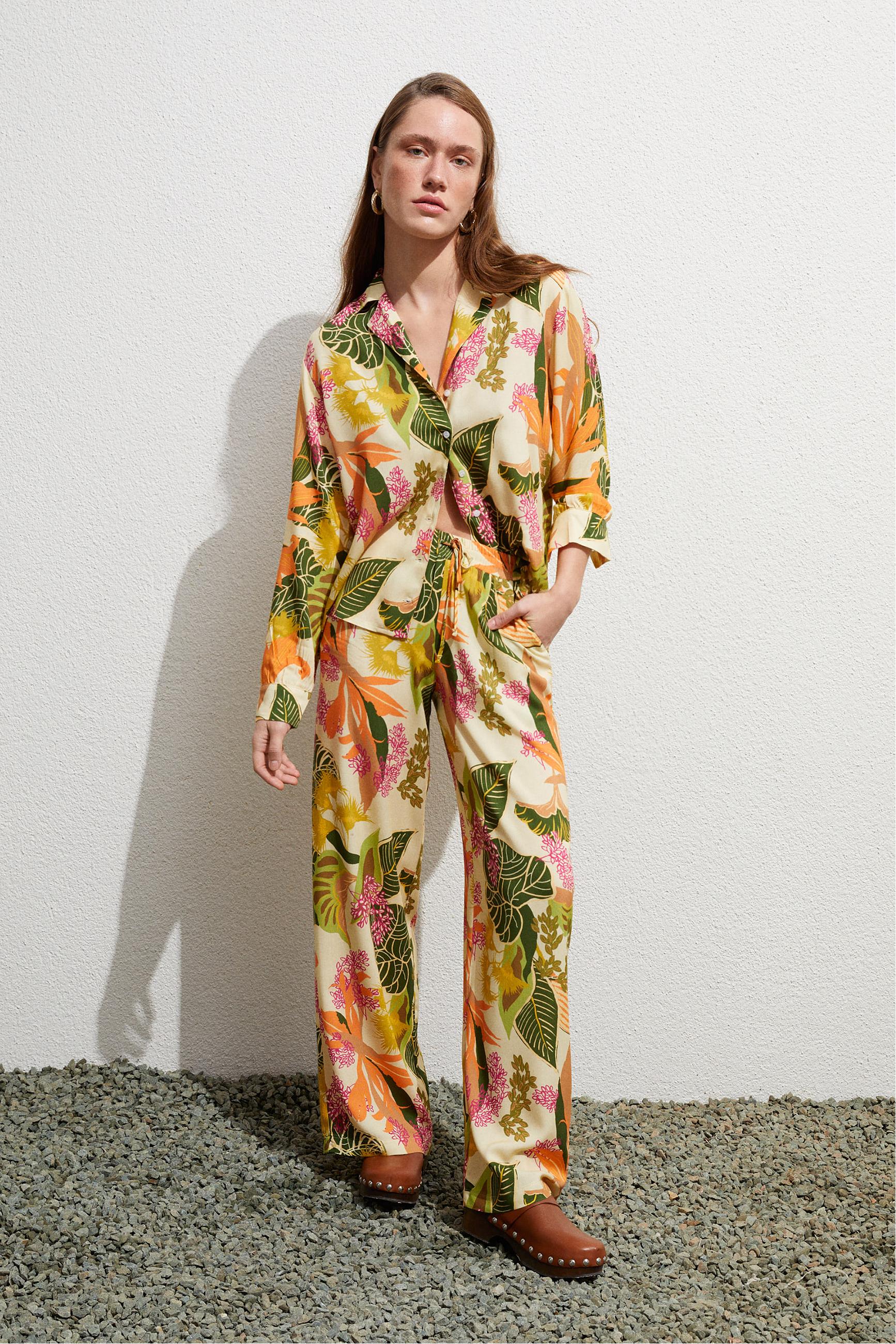 TROPİKAL DESENLİ REGULAR FIT GÖMLEK