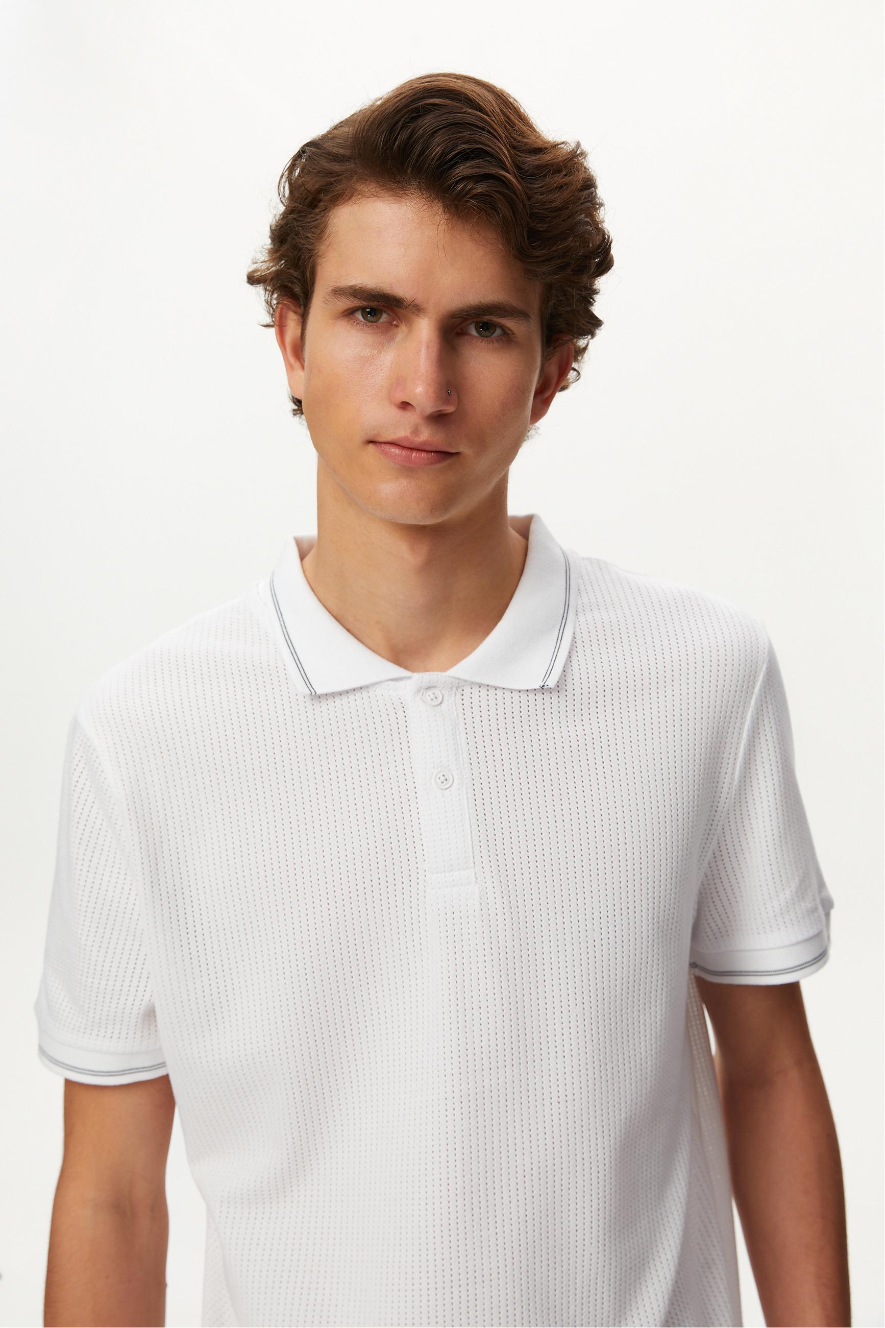 DOKULU POLO YAKA KISA KOLLU T-SHIRT