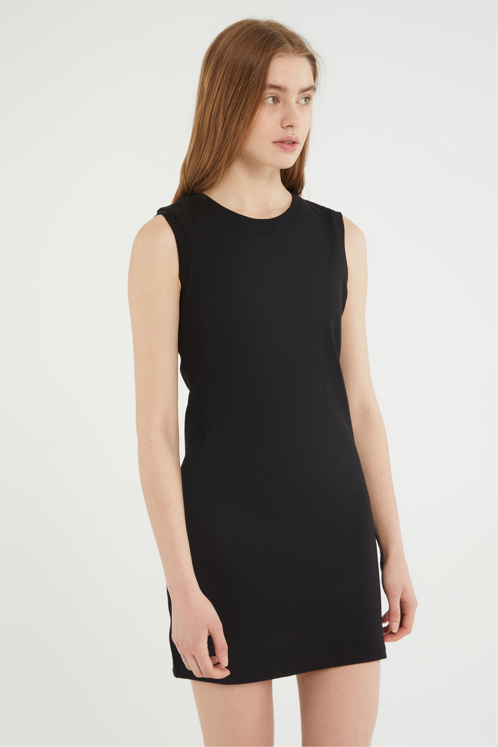 KOLSUZ DAR KESİM MİNİ ELBİSE