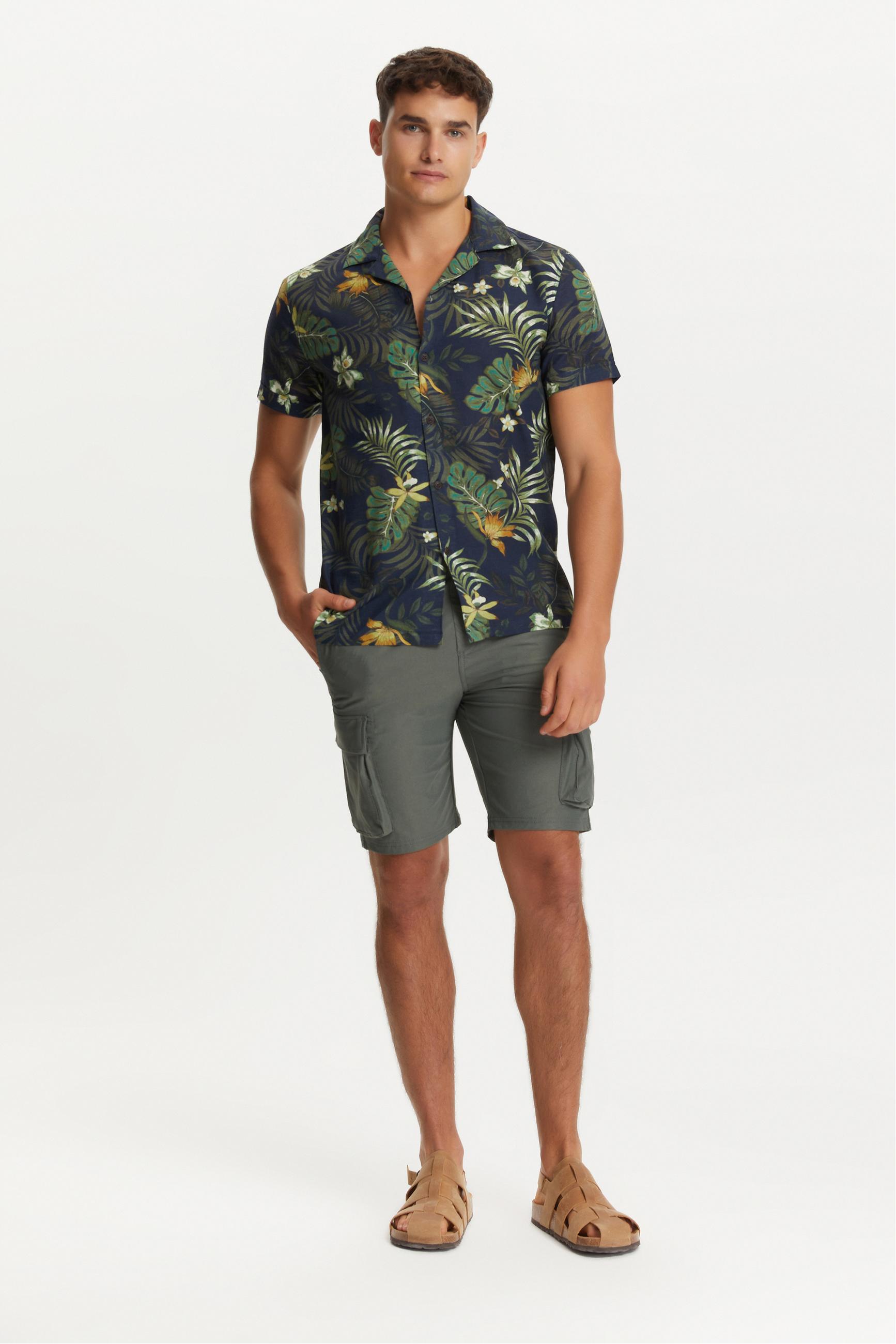 TROPİKAL DESENLİ KISA KOLLU REGULAR FIT GÖMLEK