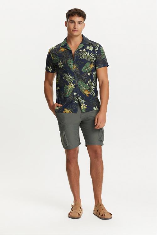  TROPİKAL DESENLİ KISA KOLLU REGULAR FIT GÖMLEK