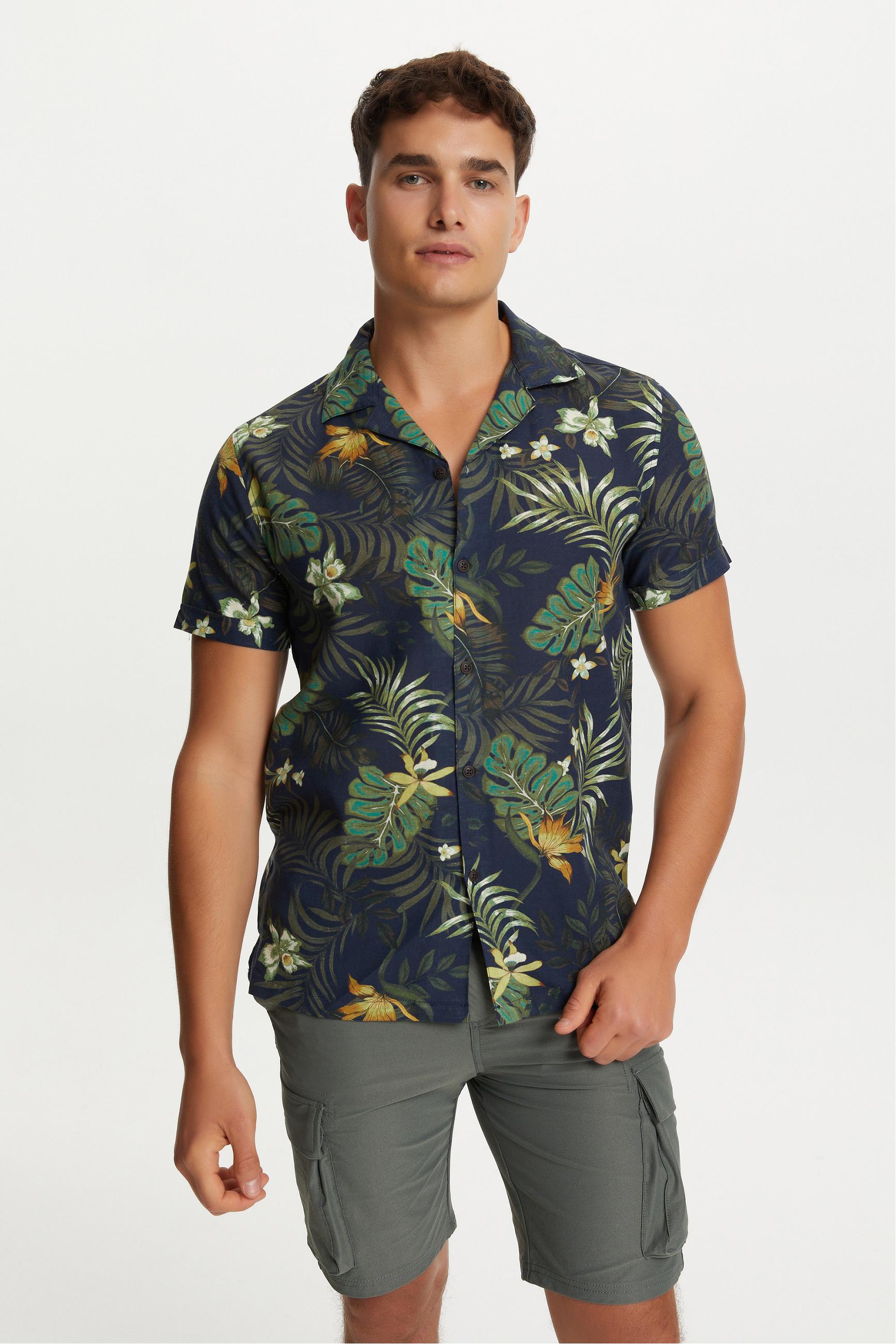 TROPİKAL DESENLİ KISA KOLLU REGULAR FIT GÖMLEK