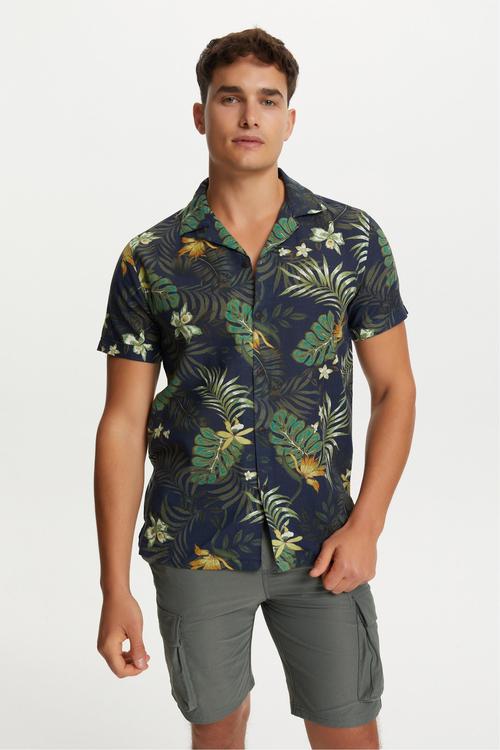  TROPİKAL DESENLİ KISA KOLLU REGULAR FIT GÖMLEK