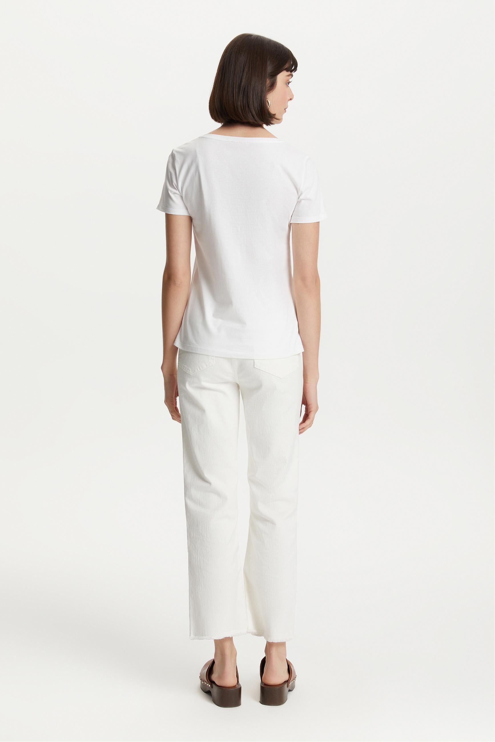 DENİZ KABUĞU NAKIŞLI BİSİKLET YAKA T-SHIRT