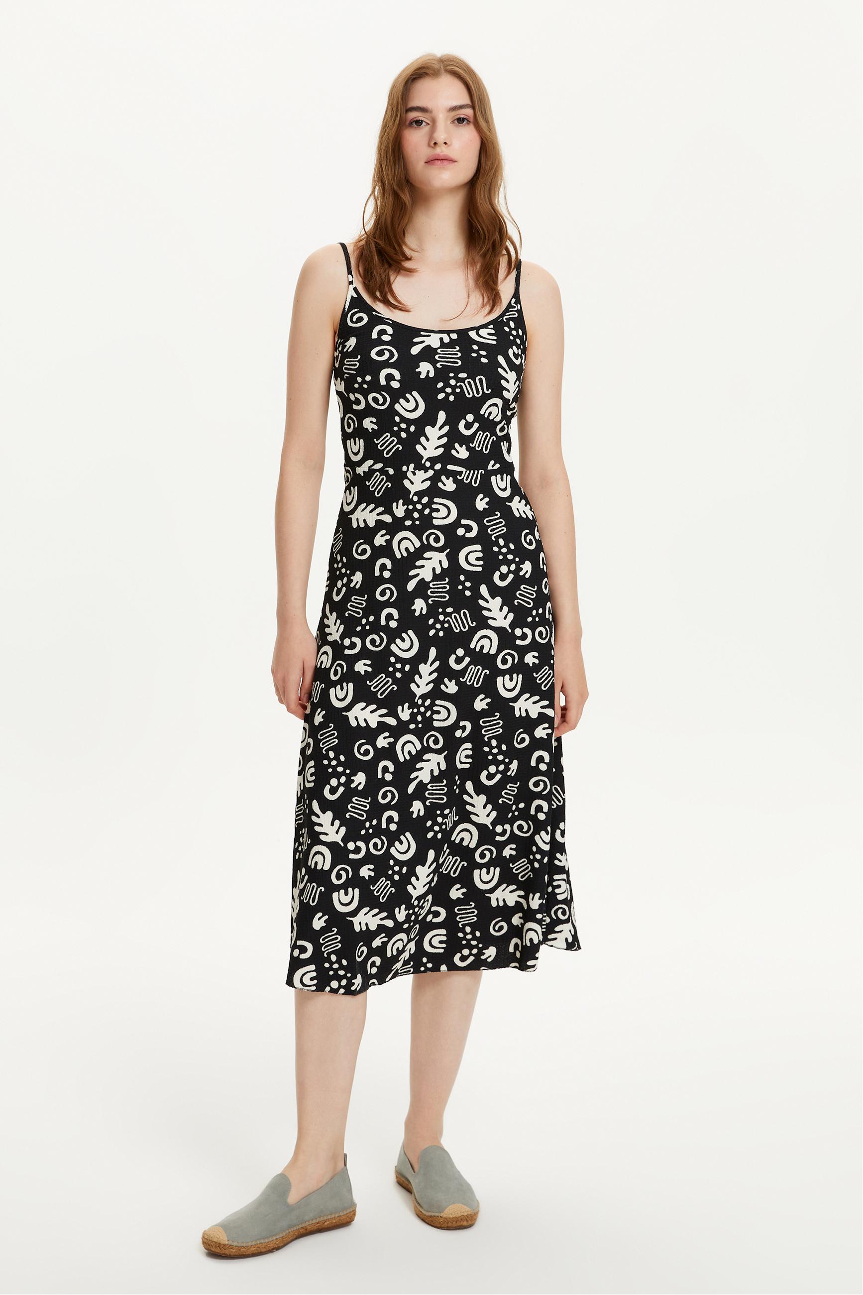 DESENLİ İNCE ASKILI UZUN ELBİSE