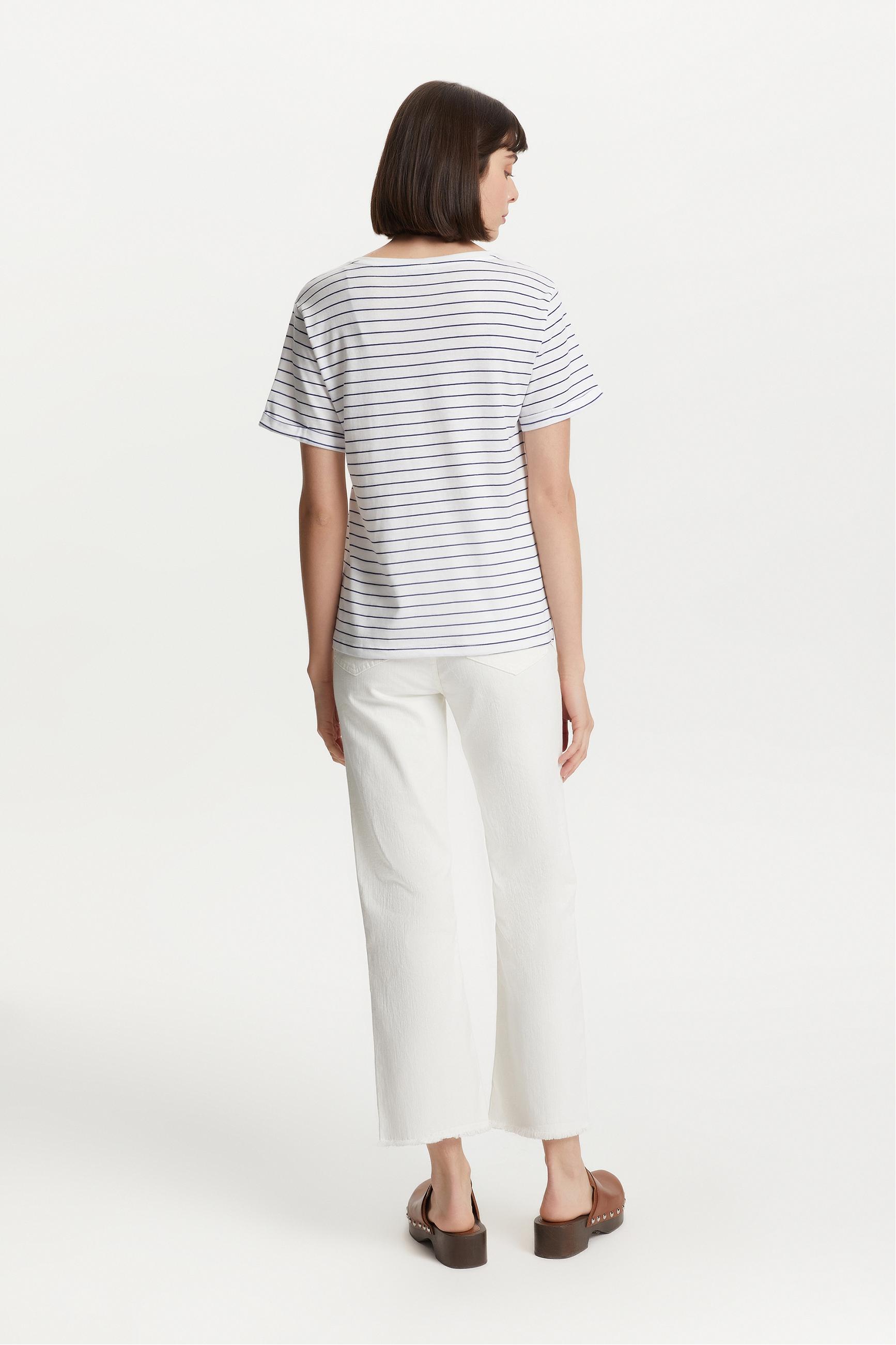 ÇİZGİLİ YENGEÇ DETAYLI KISA KOLLU T-SHIRT