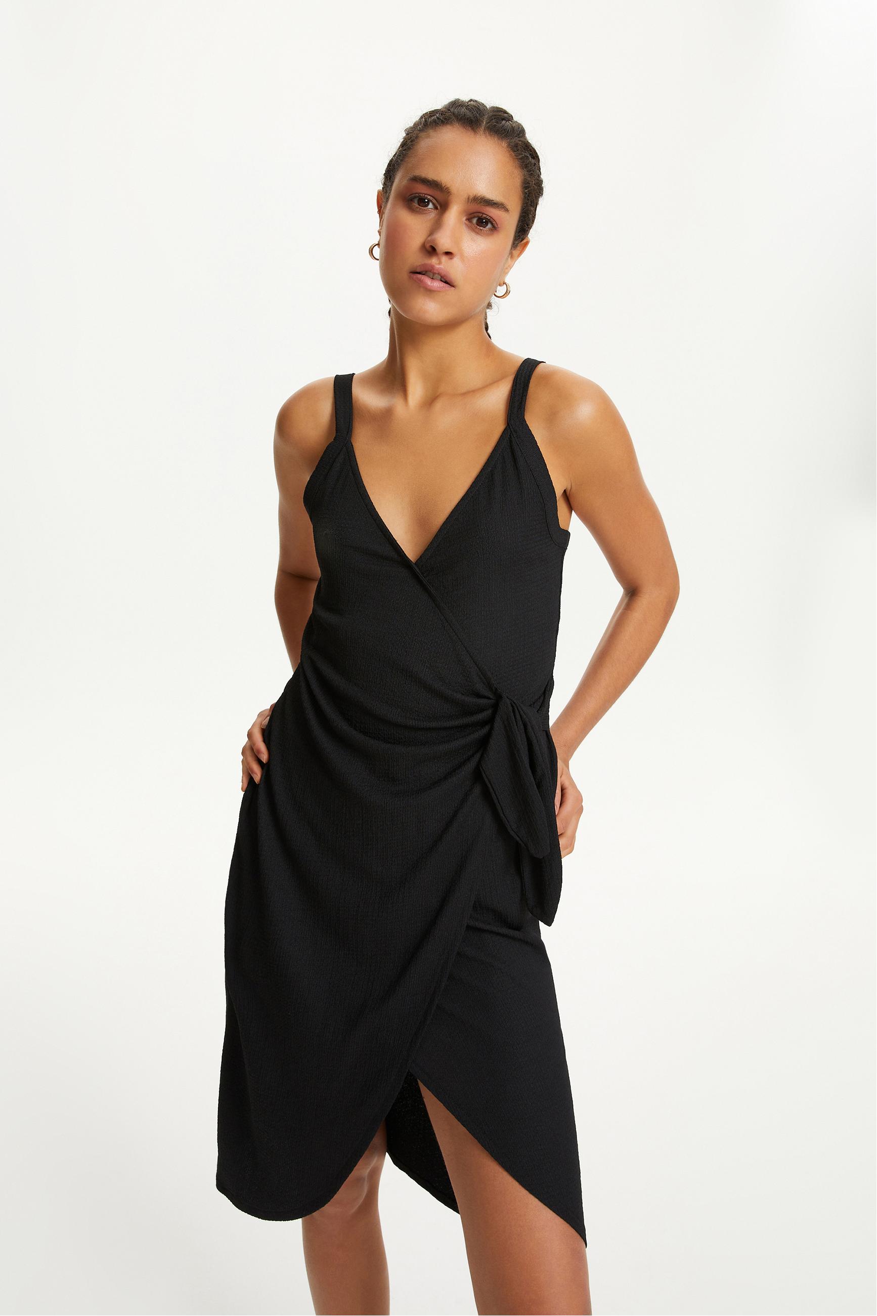 DOKULU KRUVAZE KESİM MİDİ ELBİSE