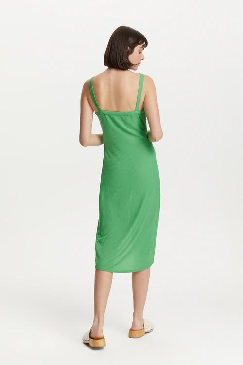  DOKULU KRUVAZE KESİM MİDİ ELBİSE