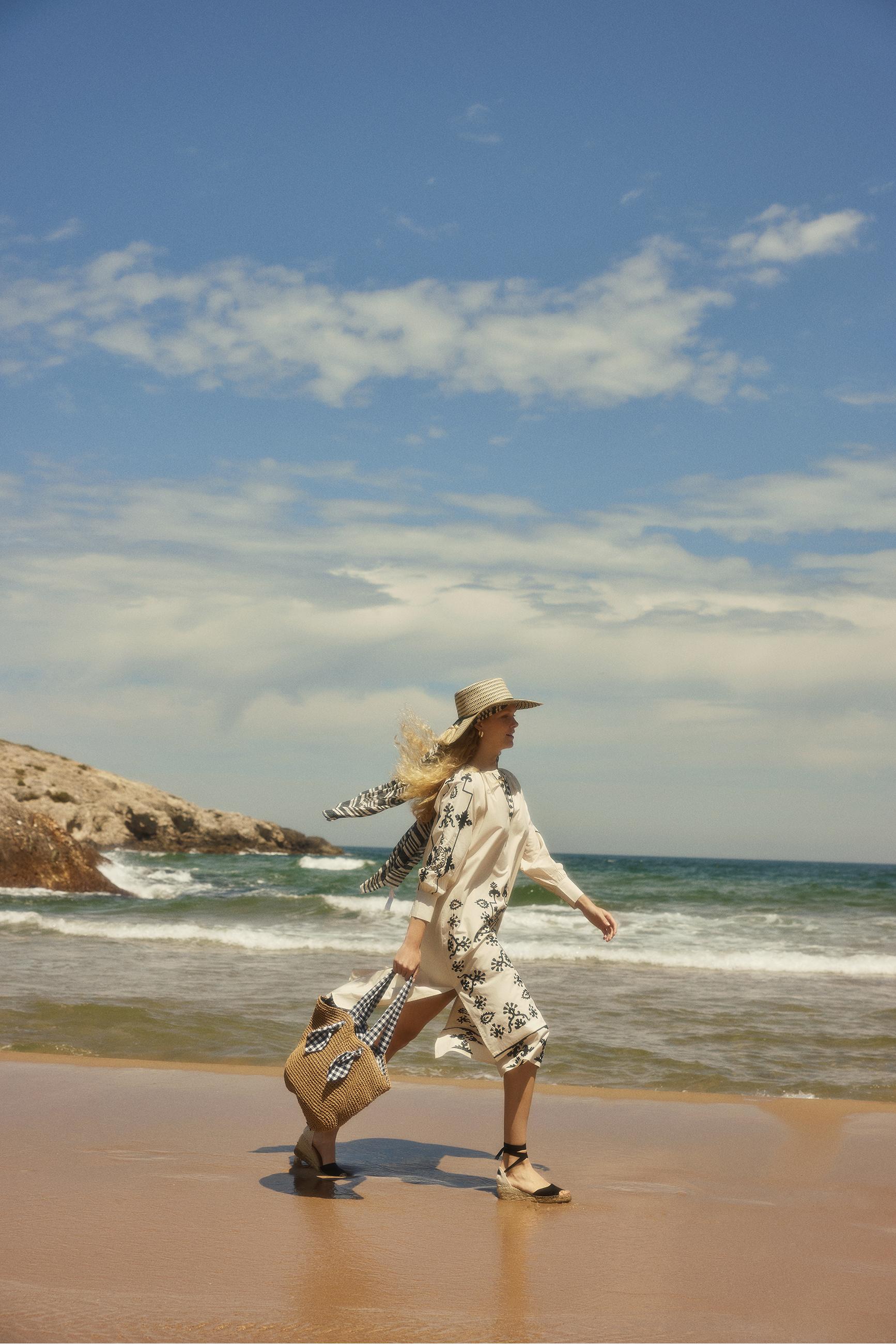 ETNİK NAKIŞLI UZUN PLAJ ELBİSESİ