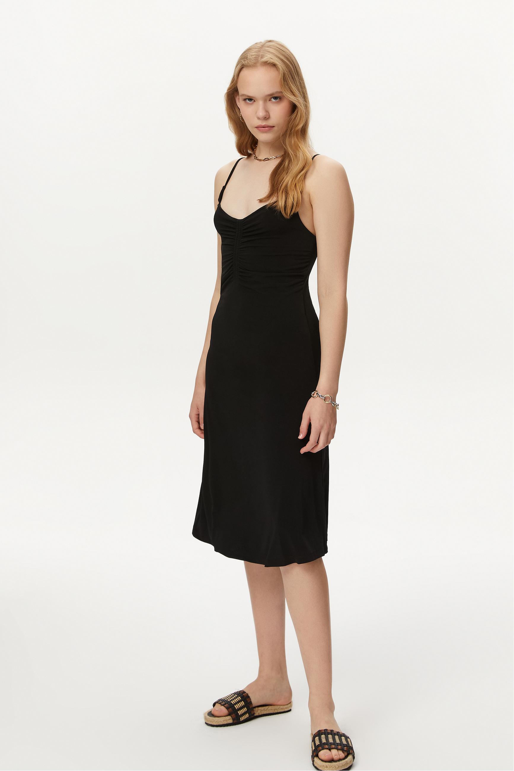 ASKILI DÜZ KESİM MİDİ ELBİSE