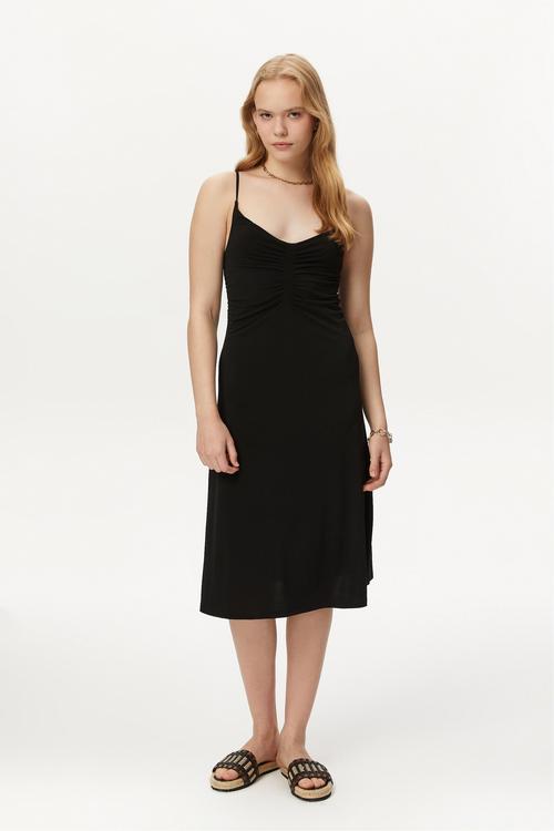  ASKILI DÜZ KESİM MİDİ ELBİSE