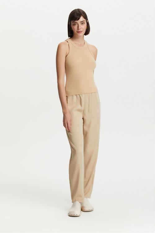  AÇIK YAKA KOLSUZ ATLET