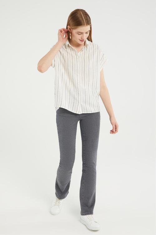  ÇİZGİLİ RAHAT KESİM KISA KOLLU GÖMLEK