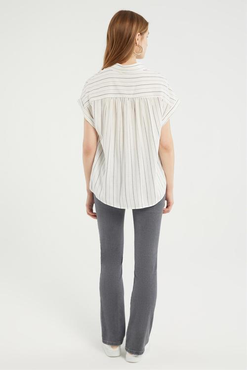  ÇİZGİLİ RAHAT KESİM KISA KOLLU GÖMLEK