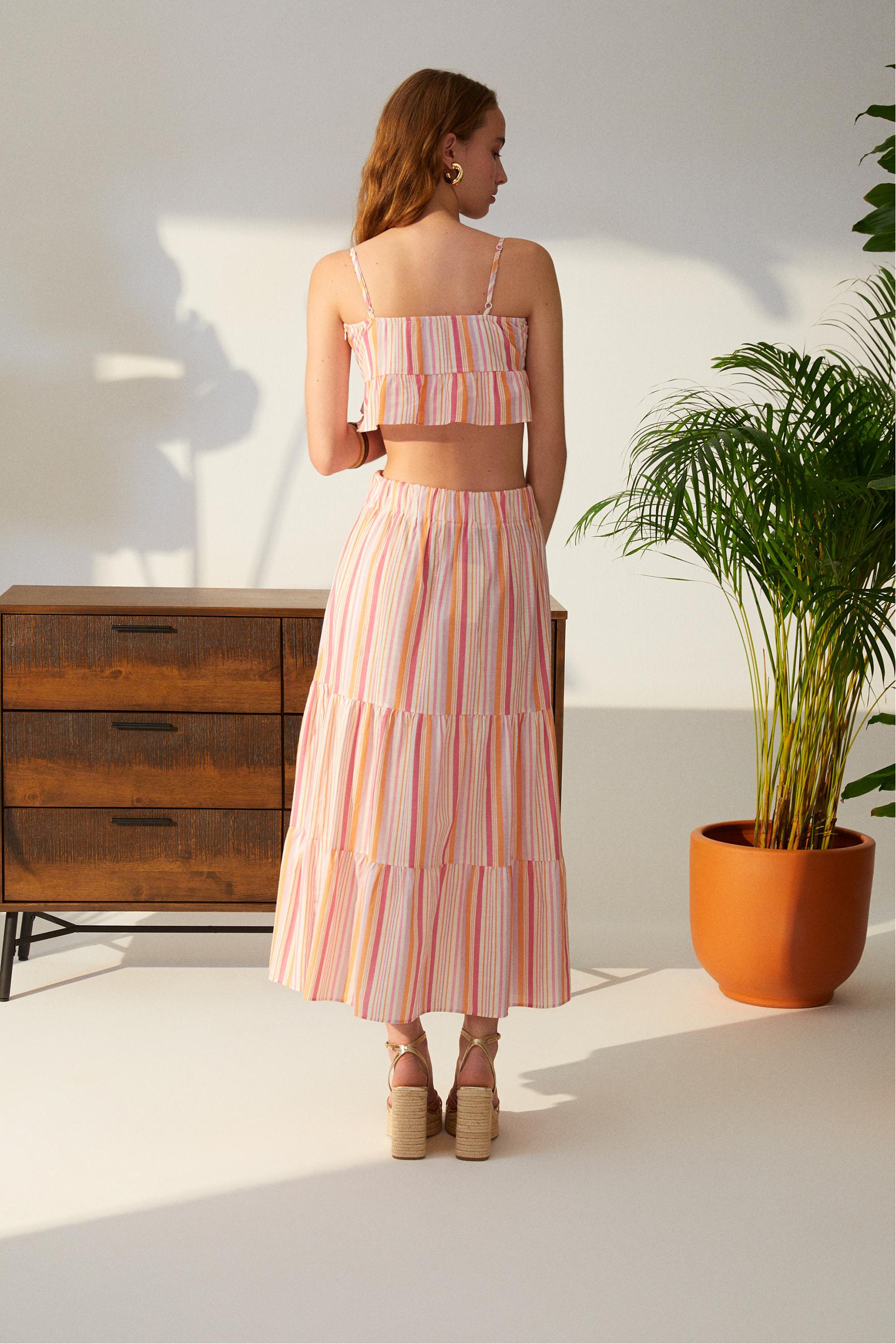 ÇİZGİLİ VOLAN DETAYLI CROP