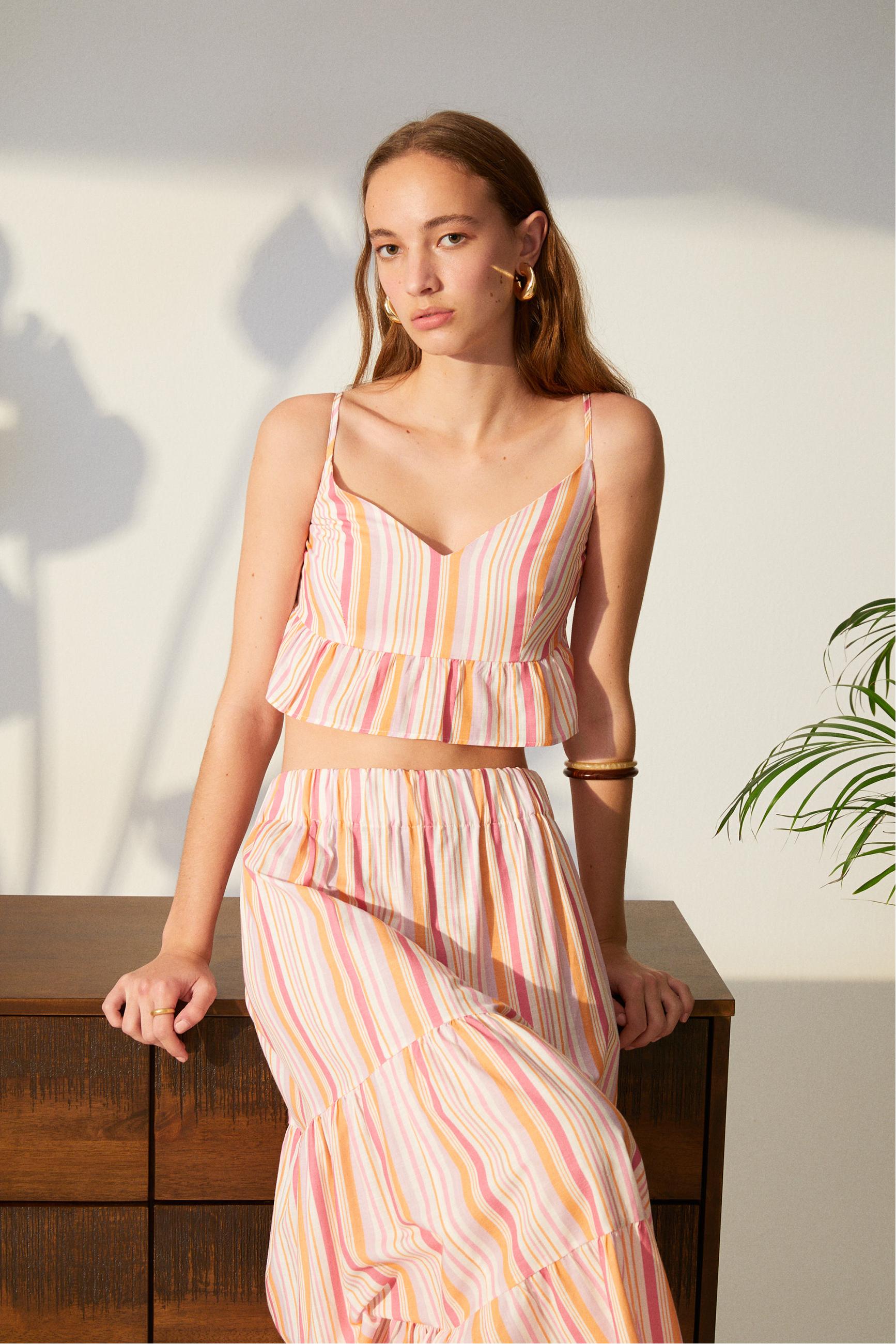 ÇİZGİLİ VOLAN DETAYLI CROP