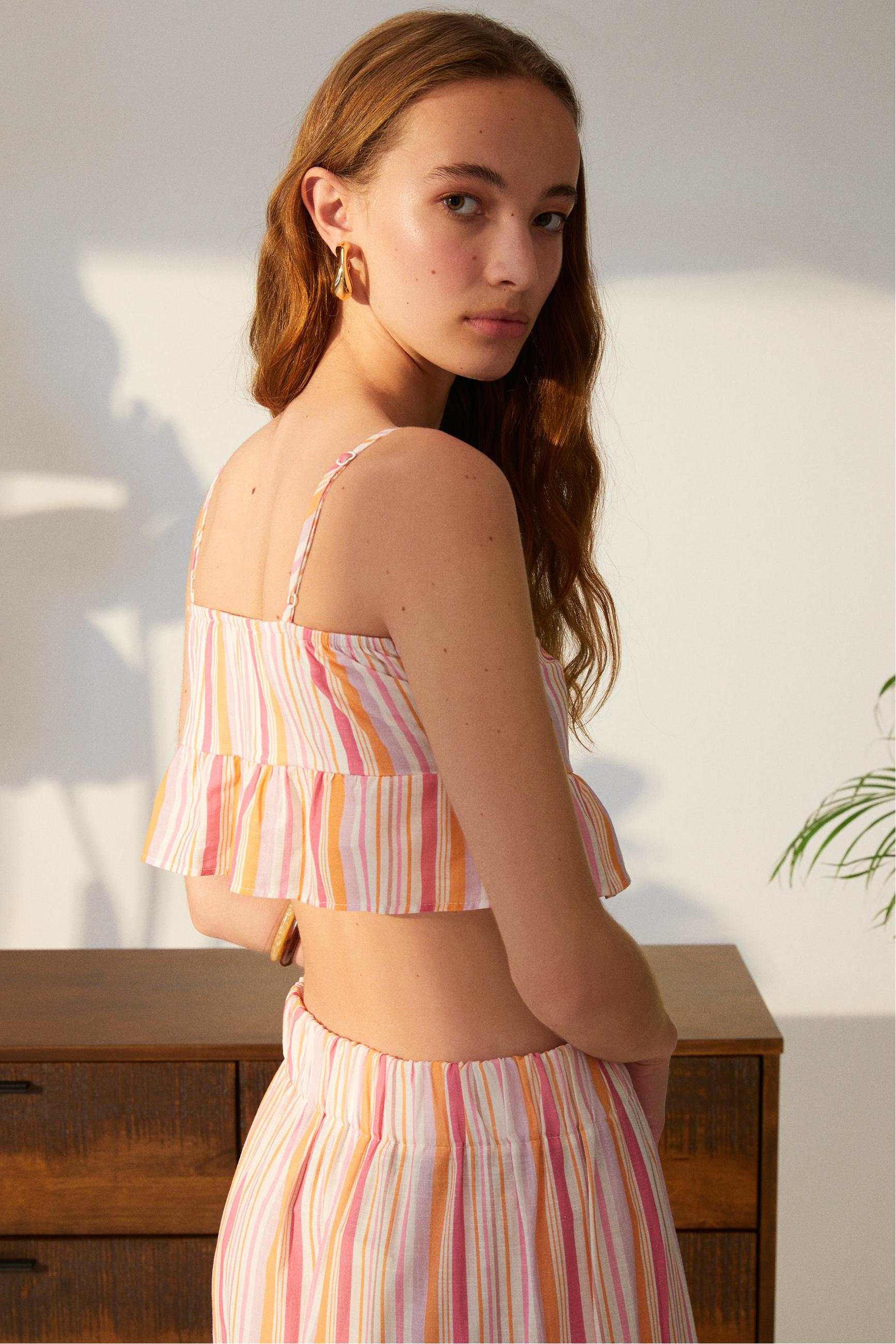 ÇİZGİLİ VOLAN DETAYLI CROP