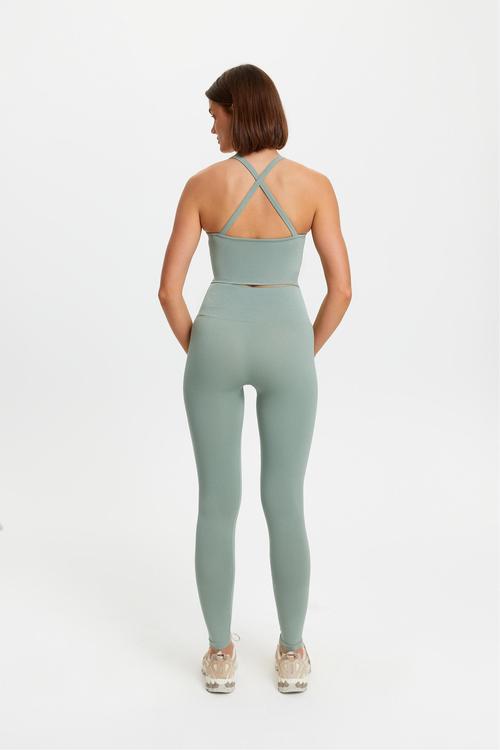  ÇAPRAZ SIRT DETAYLI FİTİLLİ CROP ATLET